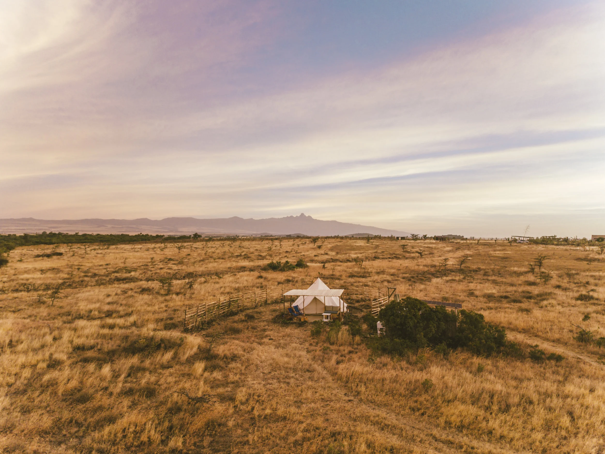 015_High_Res_HandZaround_Sieku_Glamping_Kenya.jpg