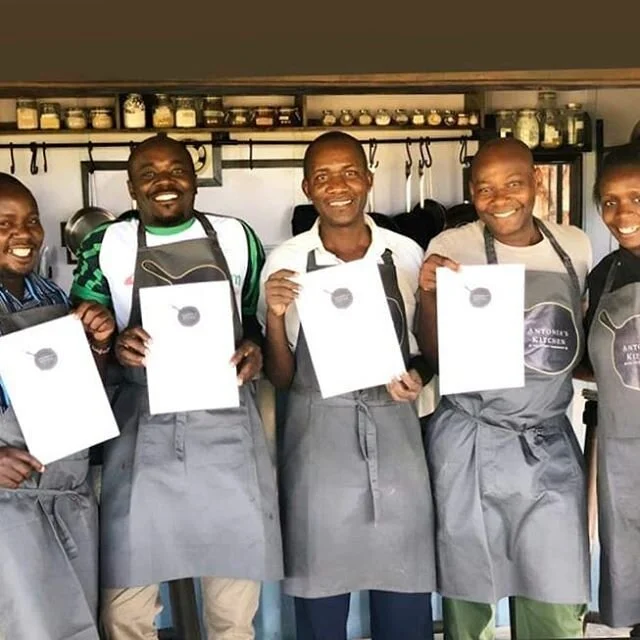 Big congratulations to Sieku's awesome chef Rob for finishing up an excellent week at Antonia's Kitchen (and for the biggest smile) 👏👏👏. We are looking forward to sharing delicious snippets of the delights that have come out of the course. Yum.  T