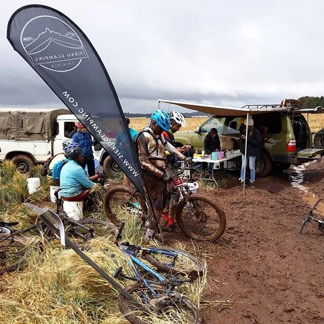The Sieku Glamping waterpoint at this years brilliant @10to4_mountainbike_challenge rocked!  It was a tough old day for all the racers where most bike parts stopped working and everything was enveloped in black cotton clay.  Our truly awesome team he