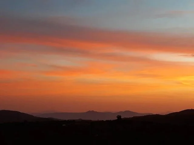 The first hour this morning at Sieku was quite special @siekuglampinglaikipia #siekuglampinglaikipia #siekuglamping #sunrise #laikipia #glamping #glampinglife #safari #nairobian #nairobi #ignairobi #igkenya