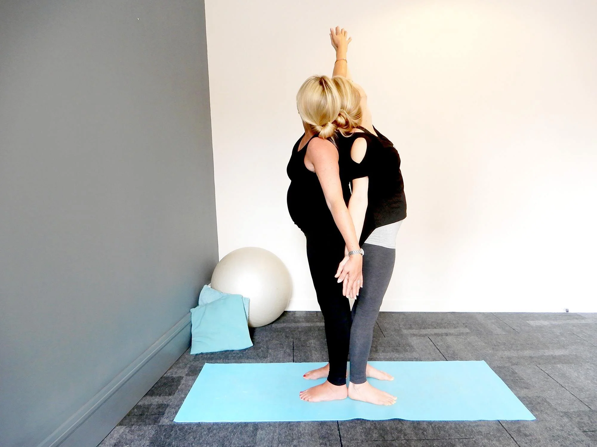 Online and Contact Pregnancy, Baby, Kids Yoga and Hypnobirthing Teacher