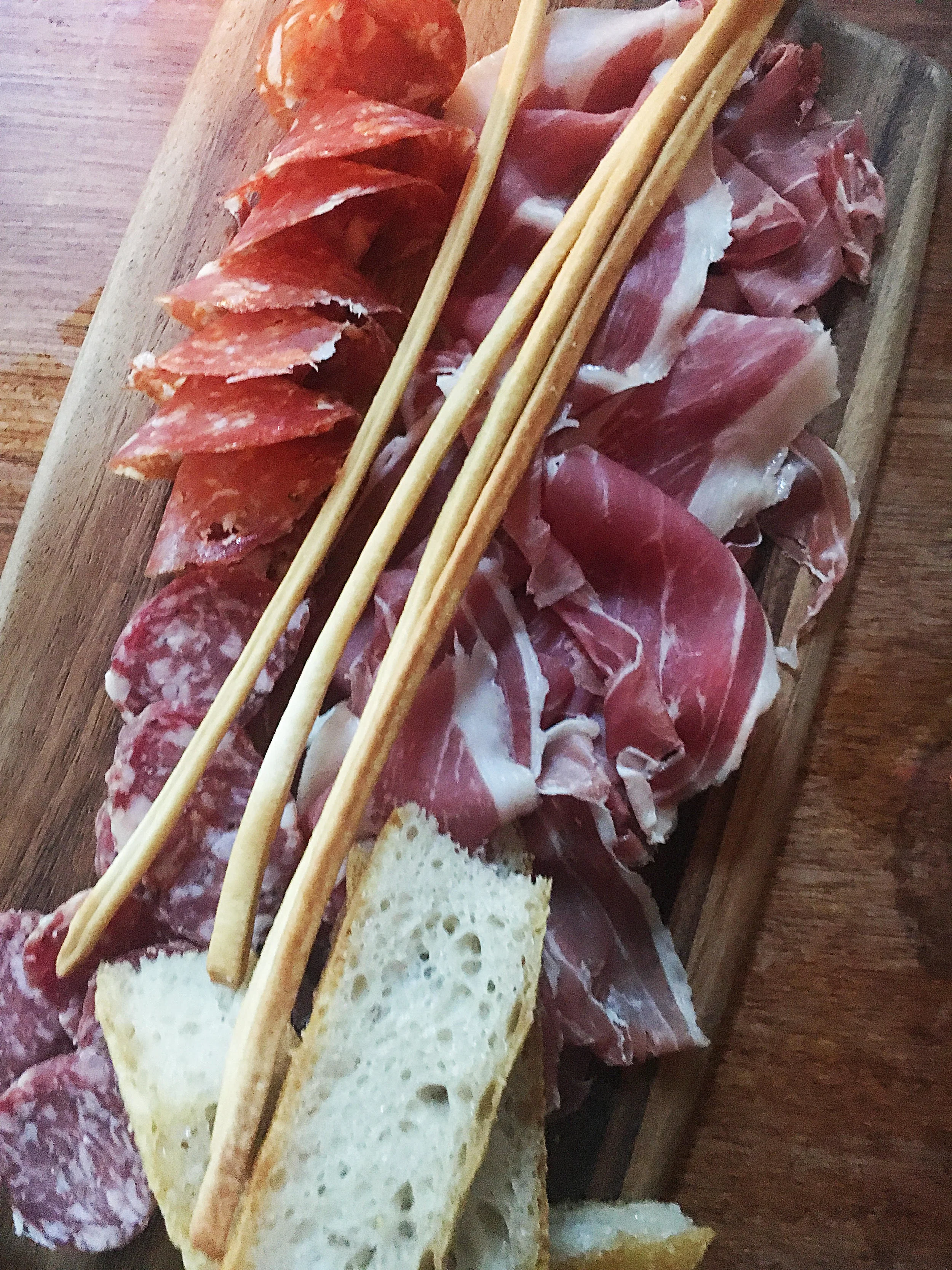 Salumi: prosciutto di parma, cacciatorini, soppressata