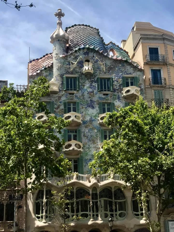 Barcelona: Gaudi Houses
