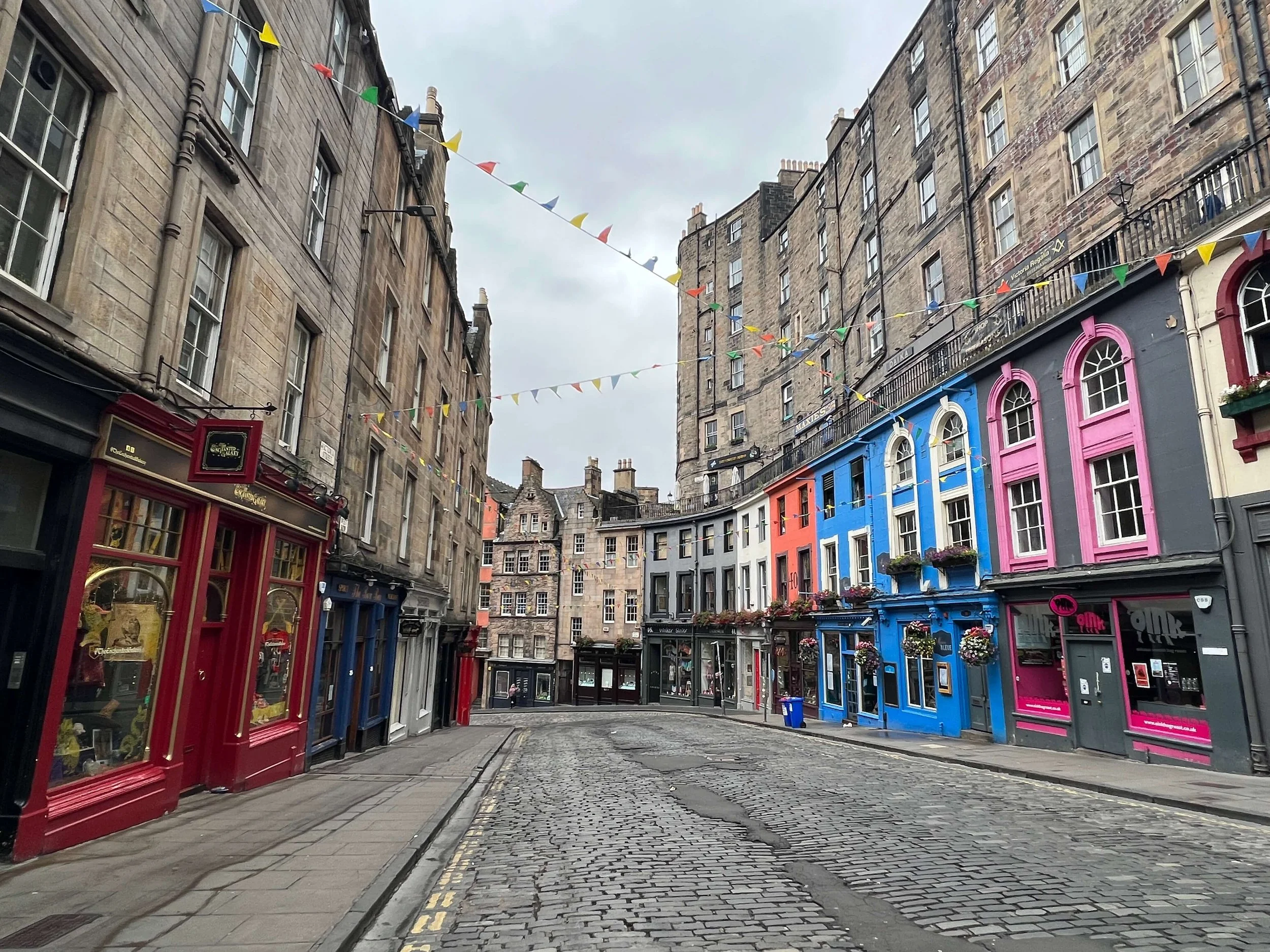 Edinburgh: Victoria Street, Wojtek the Bear, and Random Tips