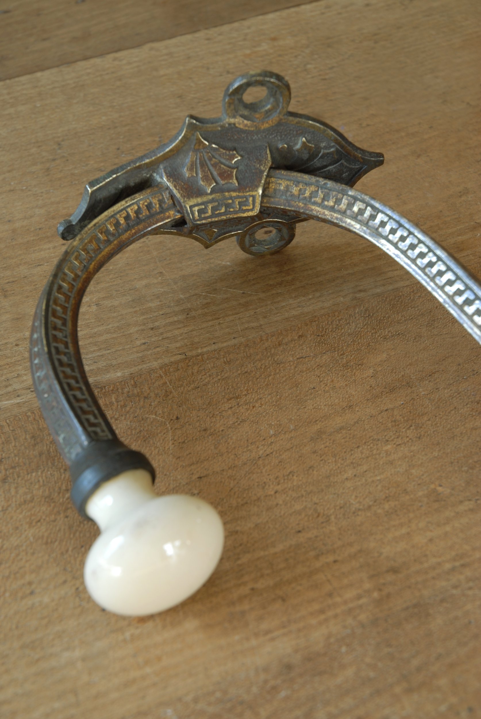 SIZED 1607 Victorian Hook.JPG