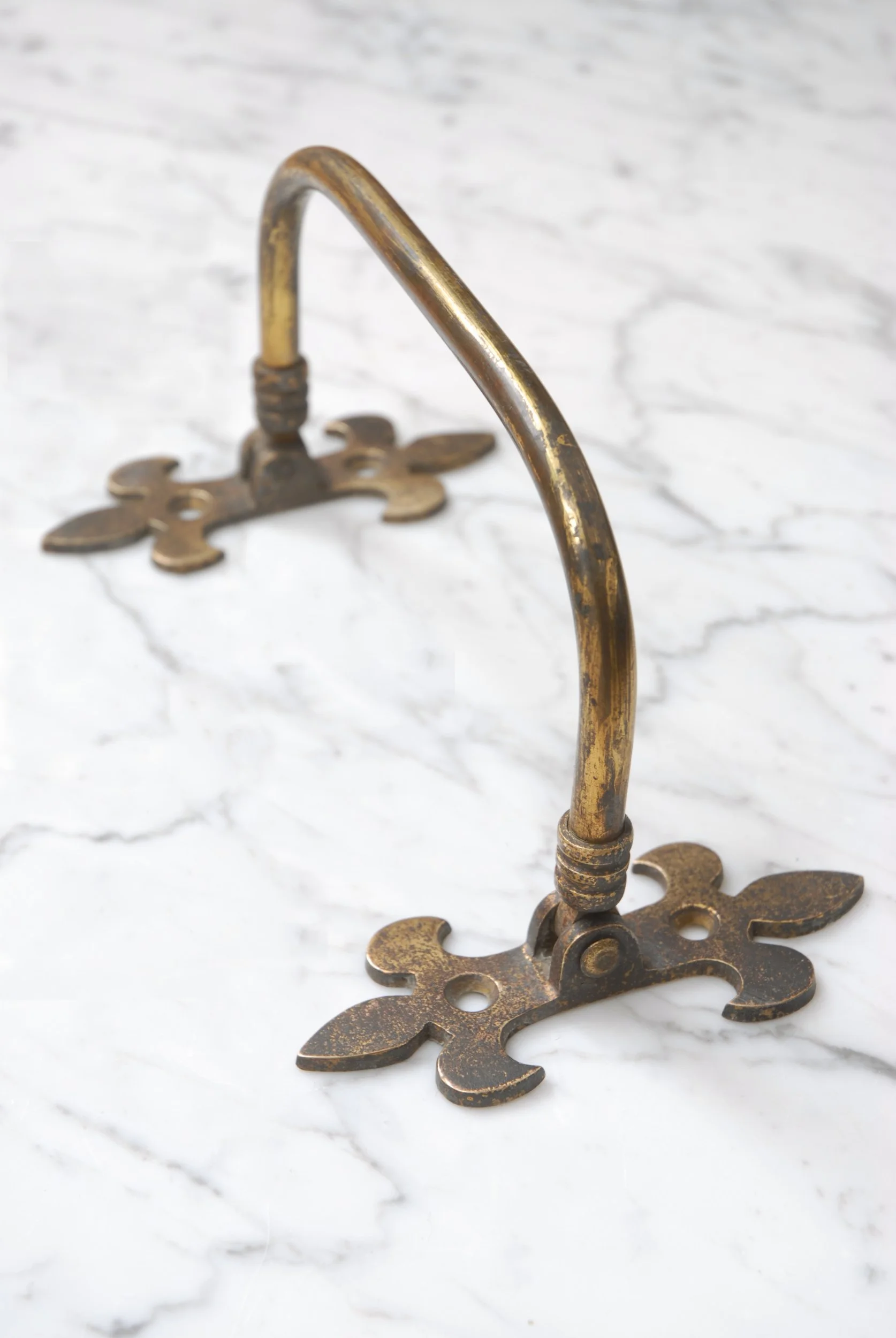 SIZED 1459 Antique Brass Towel Bar Waterandwooduk.JPG