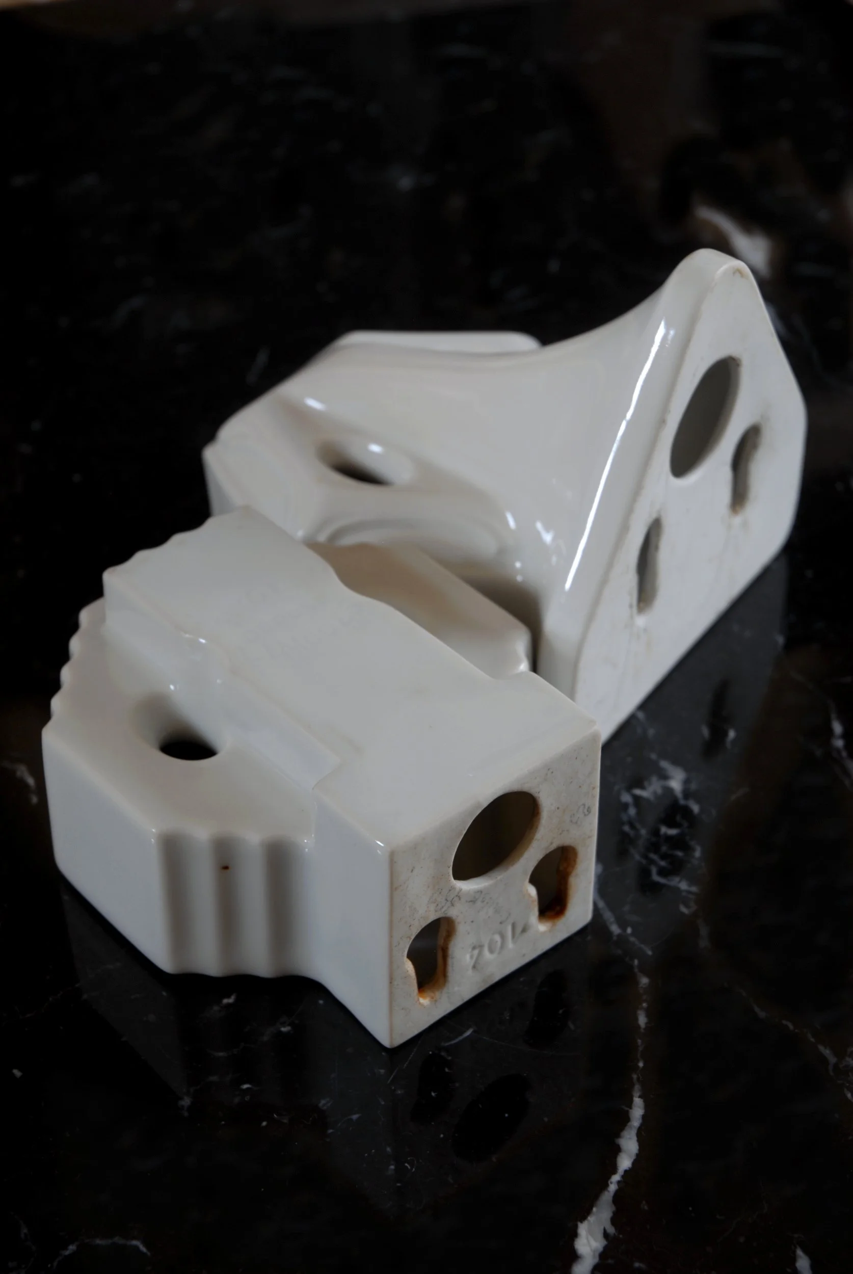 SIZED 1499 Ceramic Bathroom Cup Holders.JPG