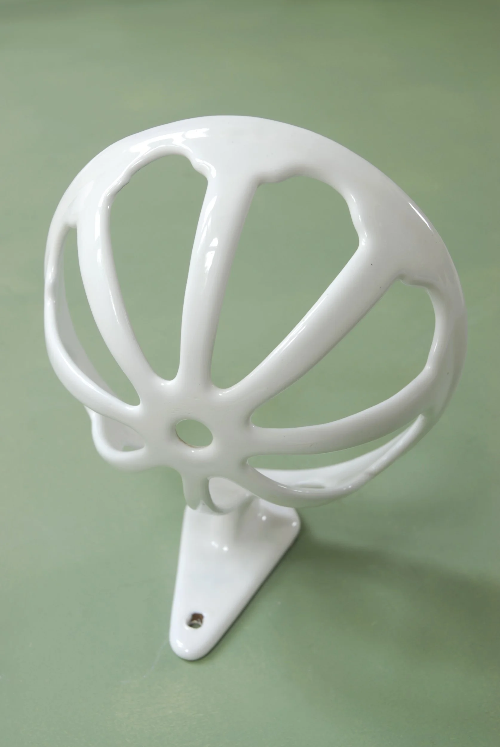 SIZED 1563 Enamelware Sponge Holder.JPG