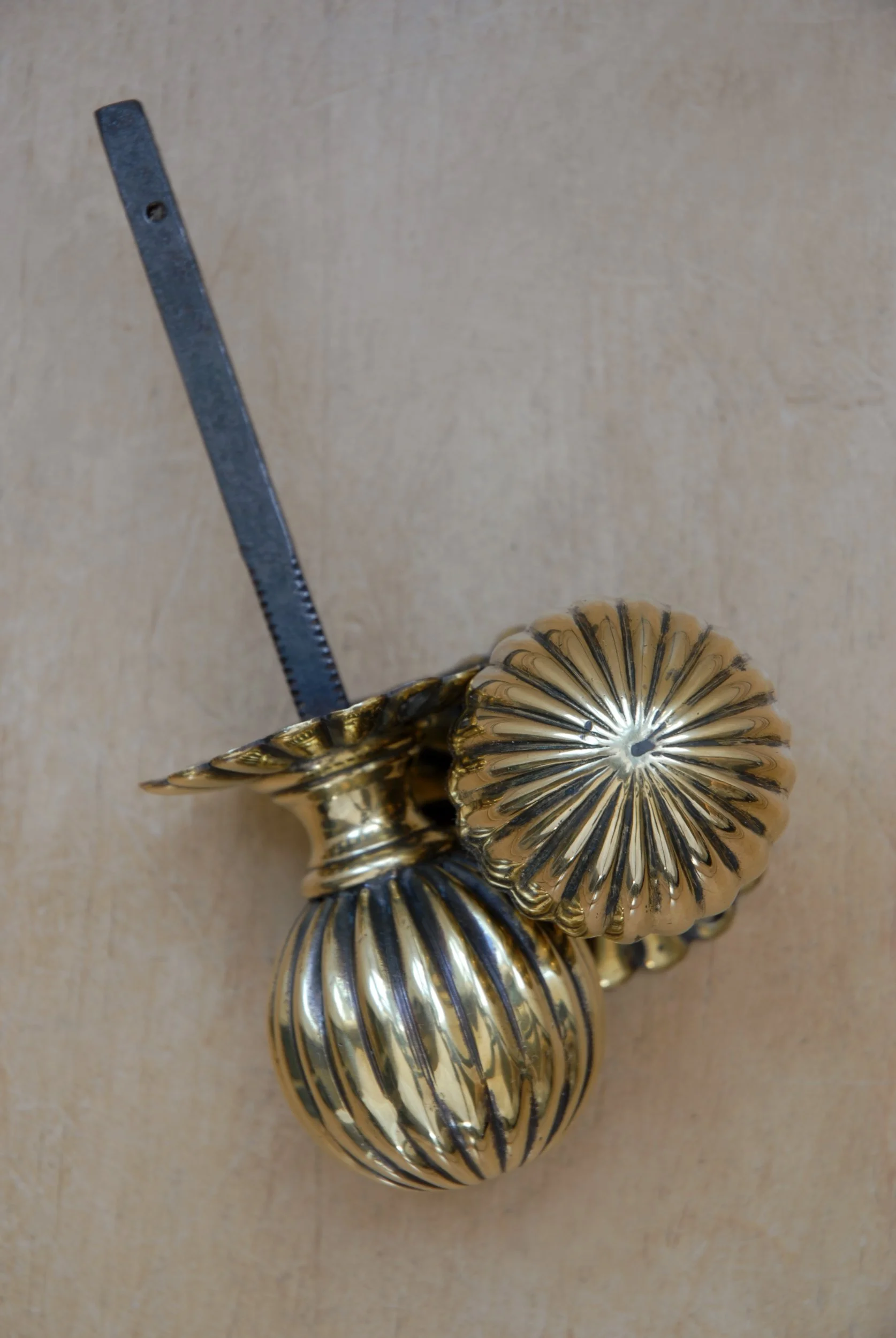 SIZED 1529 Lobed Antique Door Knobs.JPG