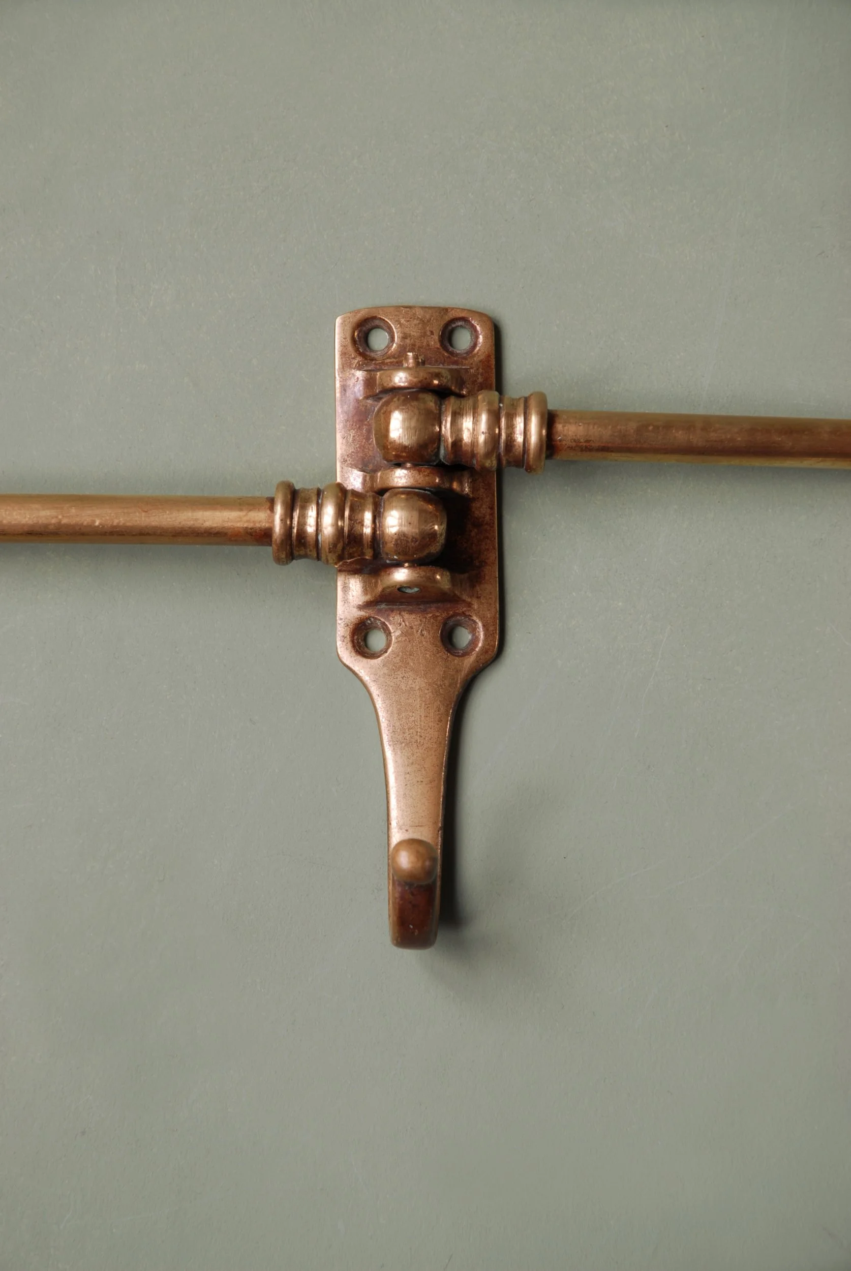 SIZED 1526 Brass Hook Rail.JPG