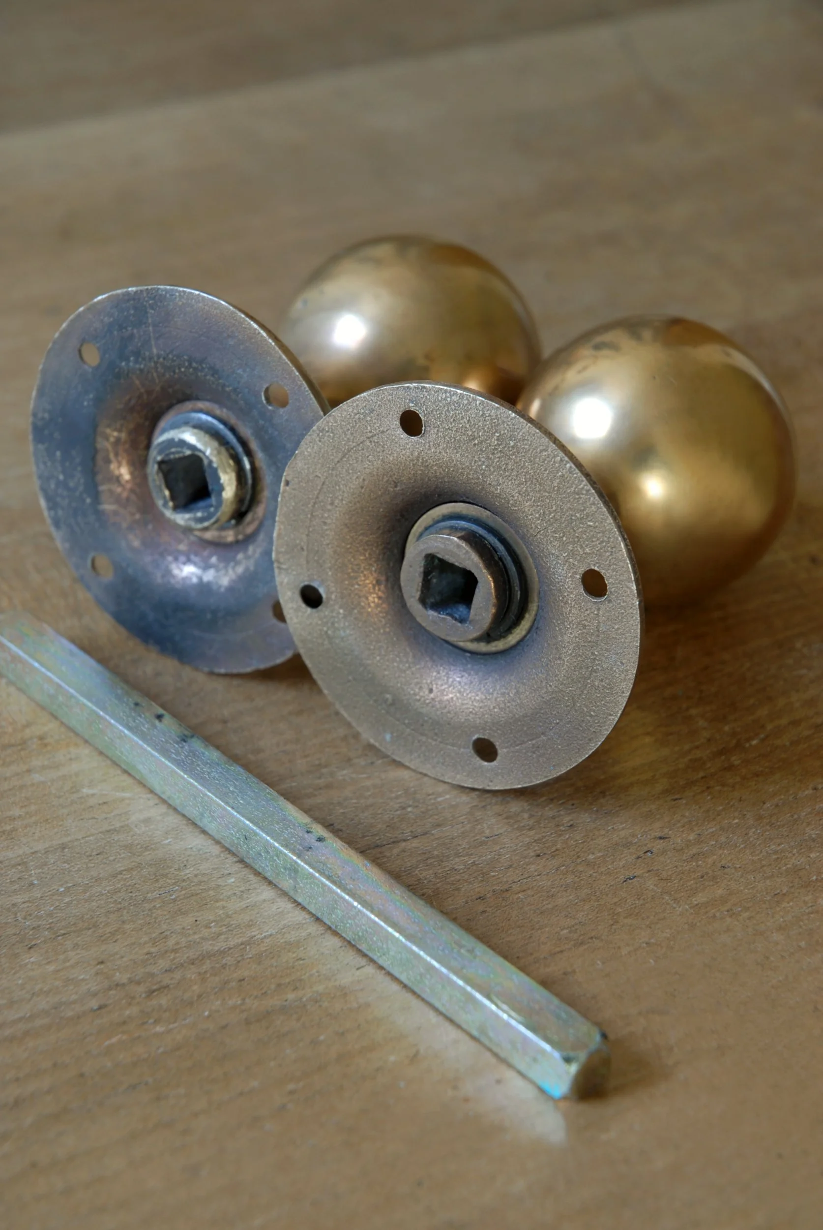 SIZED 1601 Brass Door Knobs.JPG