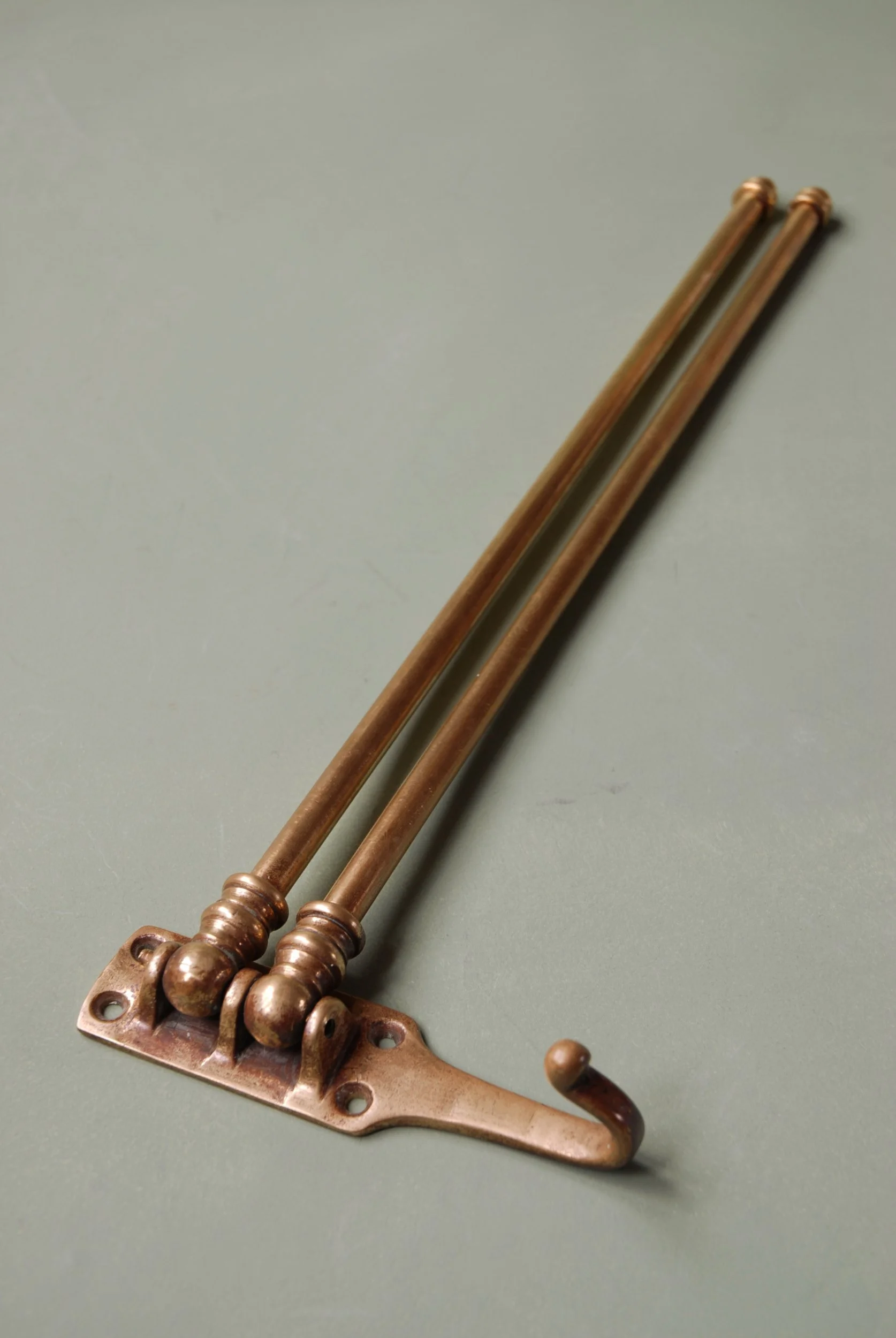 SIZED 1526 Brass Hook Antique.JPG