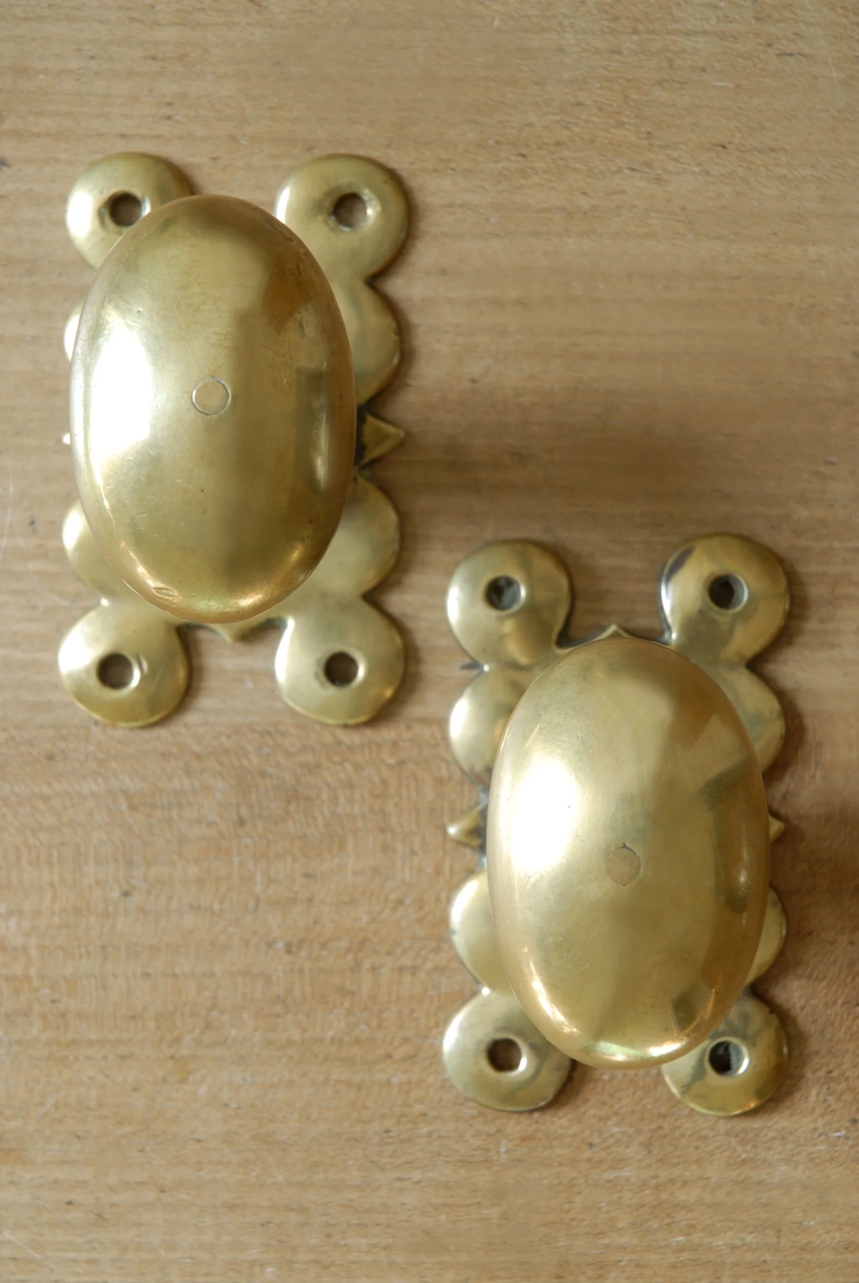SIZED 1603 Vintage Brass Door Knobs Pulls.JPG