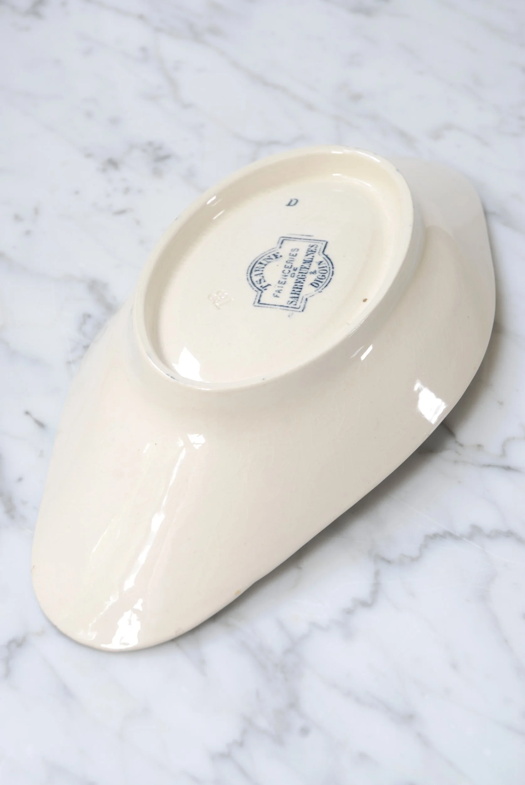 SIZED 1578 Vintage French Soap Dish.JPG