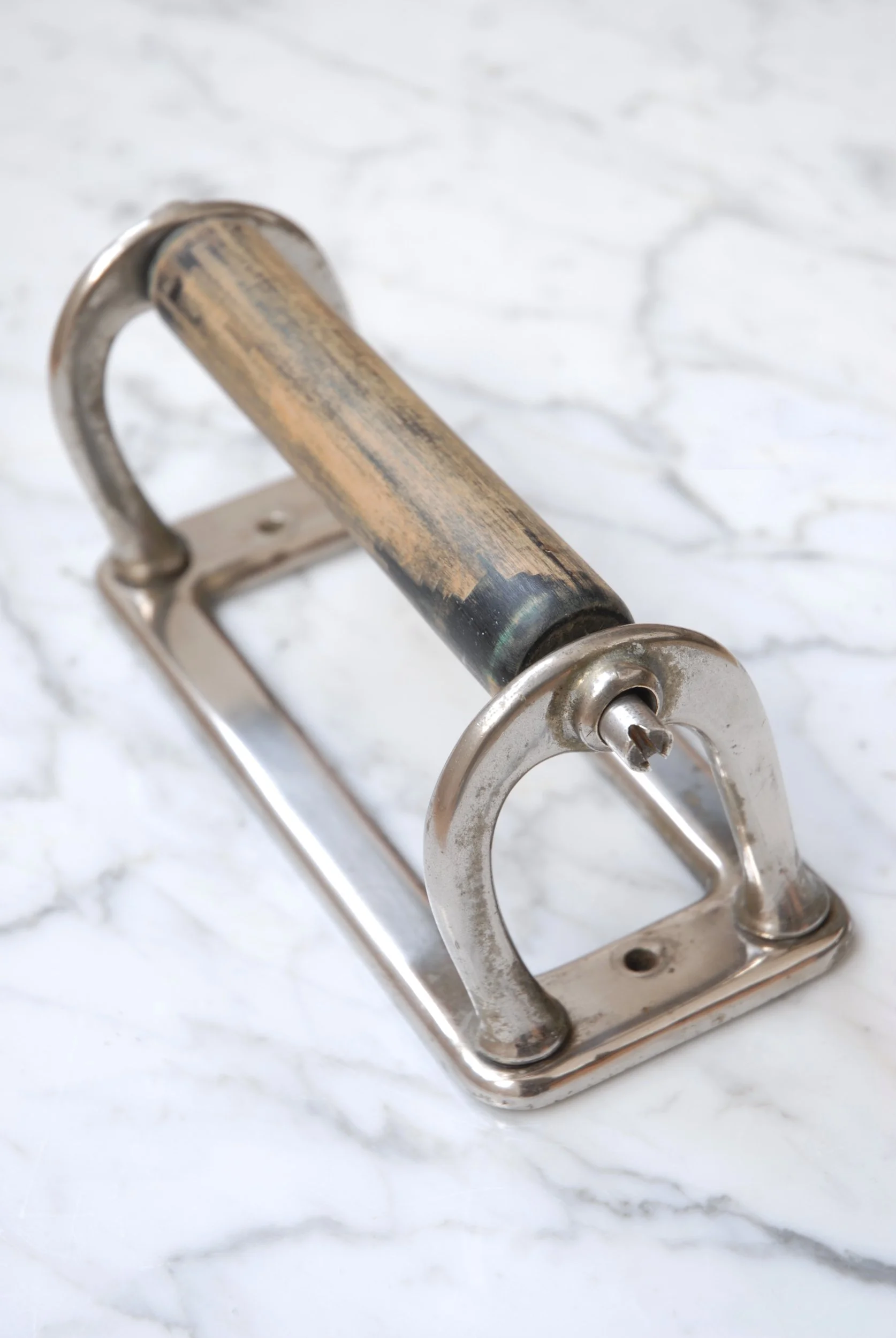 SIZED 1482 Toilet Roll Holder Antique.JPG