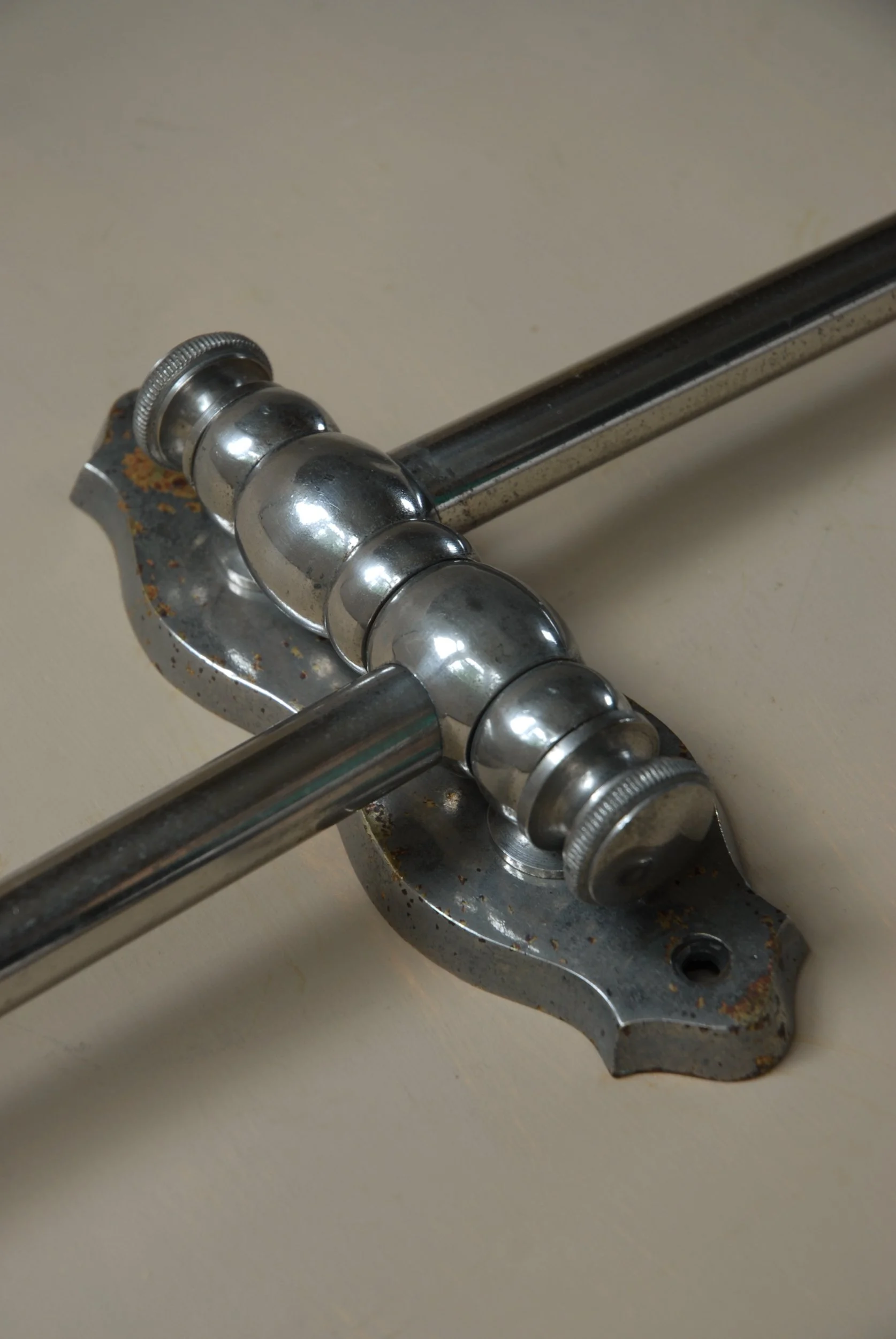 SIZED 1463 Antique Towel Rail.JPG