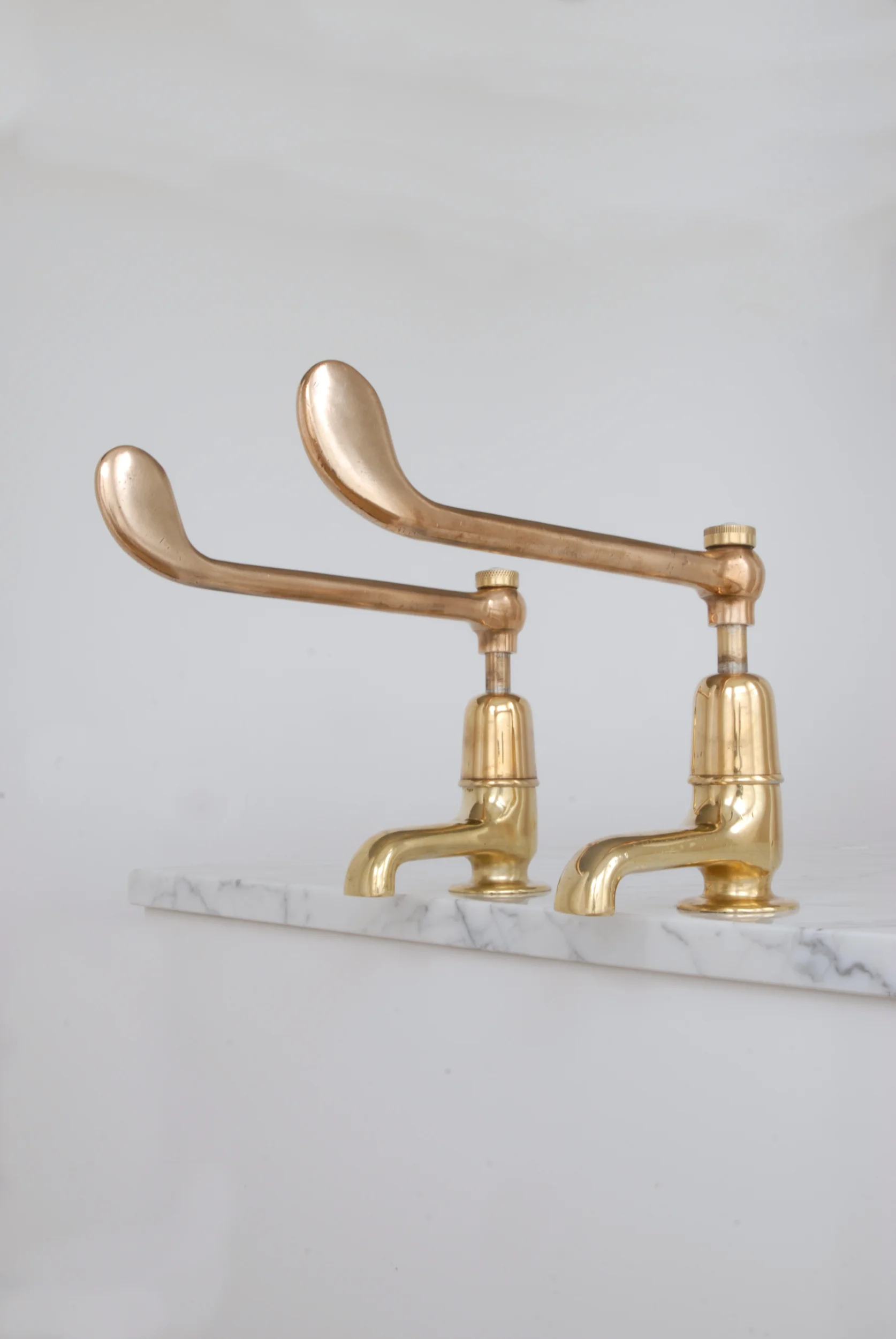 121 Lever Arm Taps Front View Forward.JPG