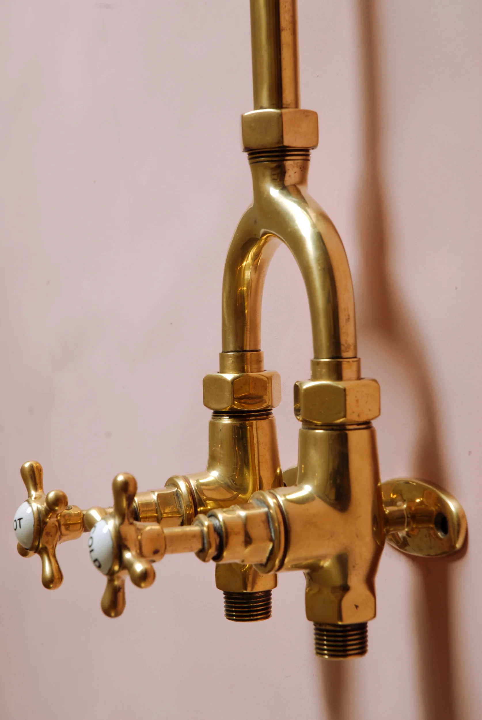 Overhead shower Side View Tap heads SIZED.JPG