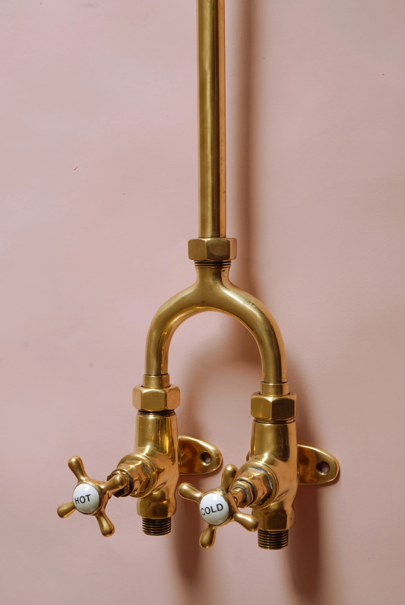 Overhead shower tap heads close up SIZED.JPG