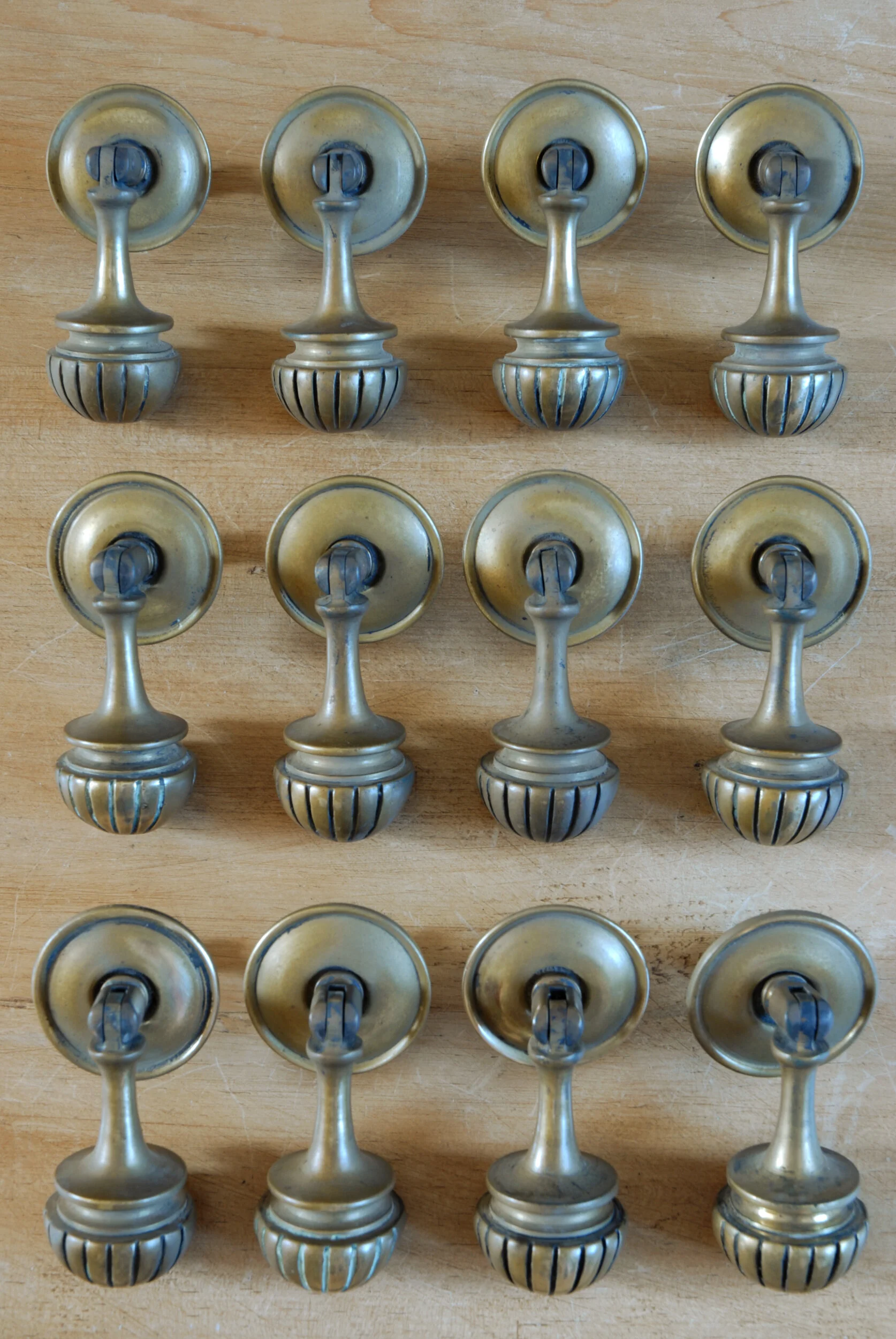 SIZED 219 Set Drop Handles In Rows.JPG