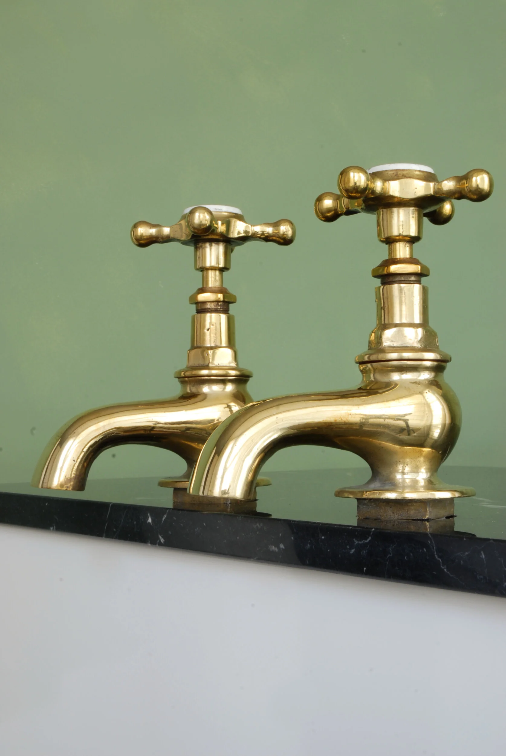 SIZED 261 Large Antique Bath Taps Side View.JPG