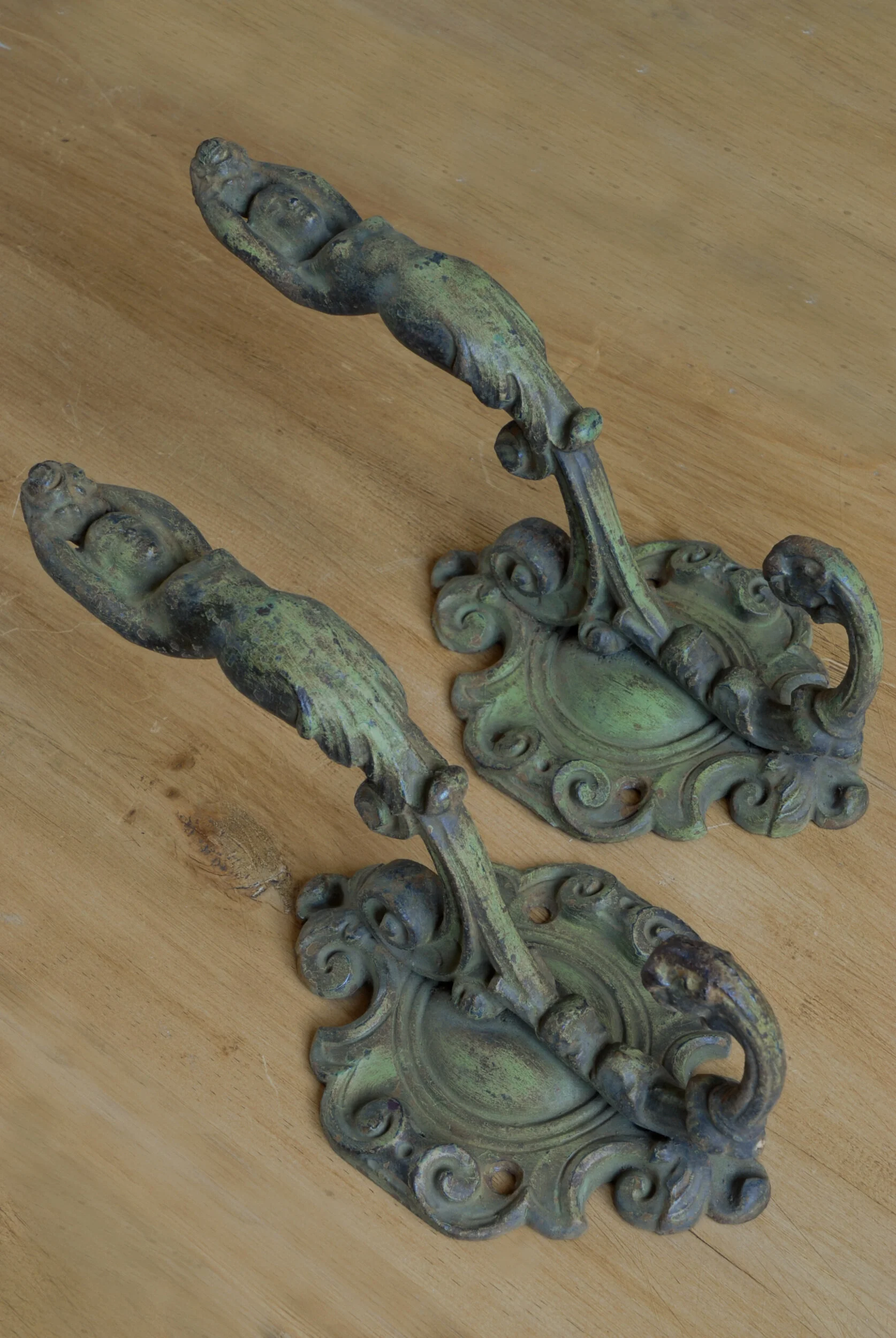 SIZED 384 French Hooks Side View.JPG