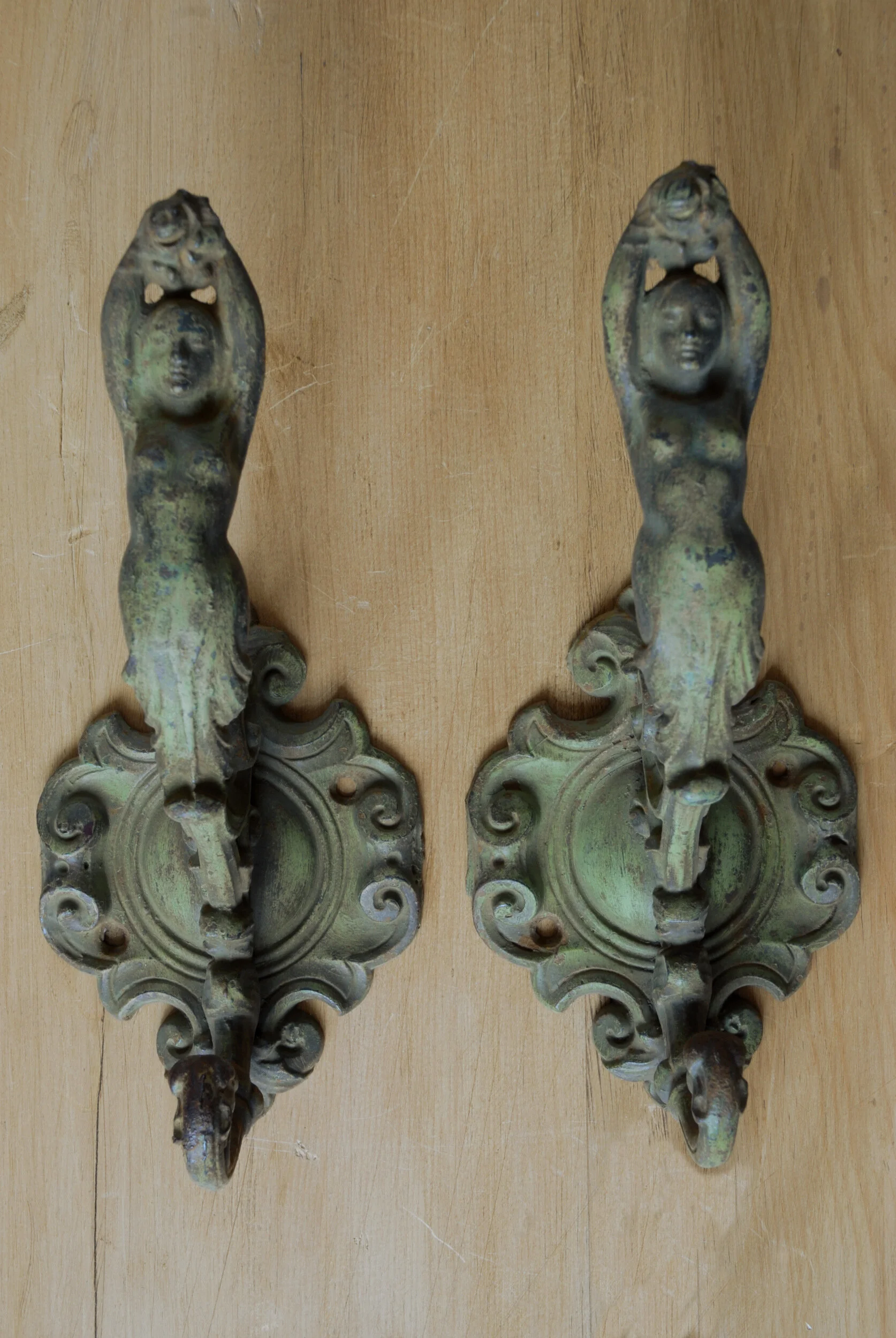 SIZED 384 French Hooks Front View.JPG