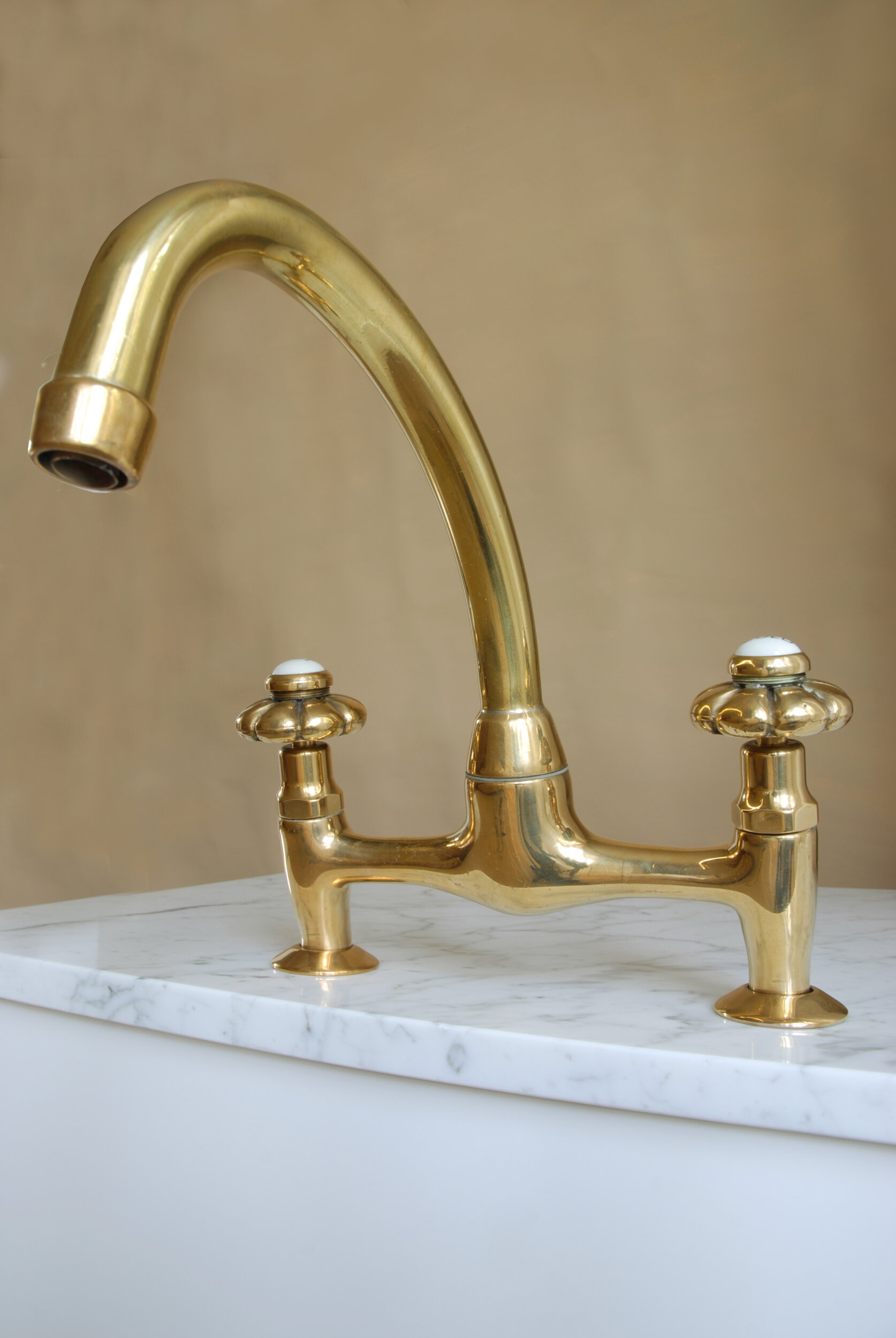 Vintage Bridge Mixer Taps