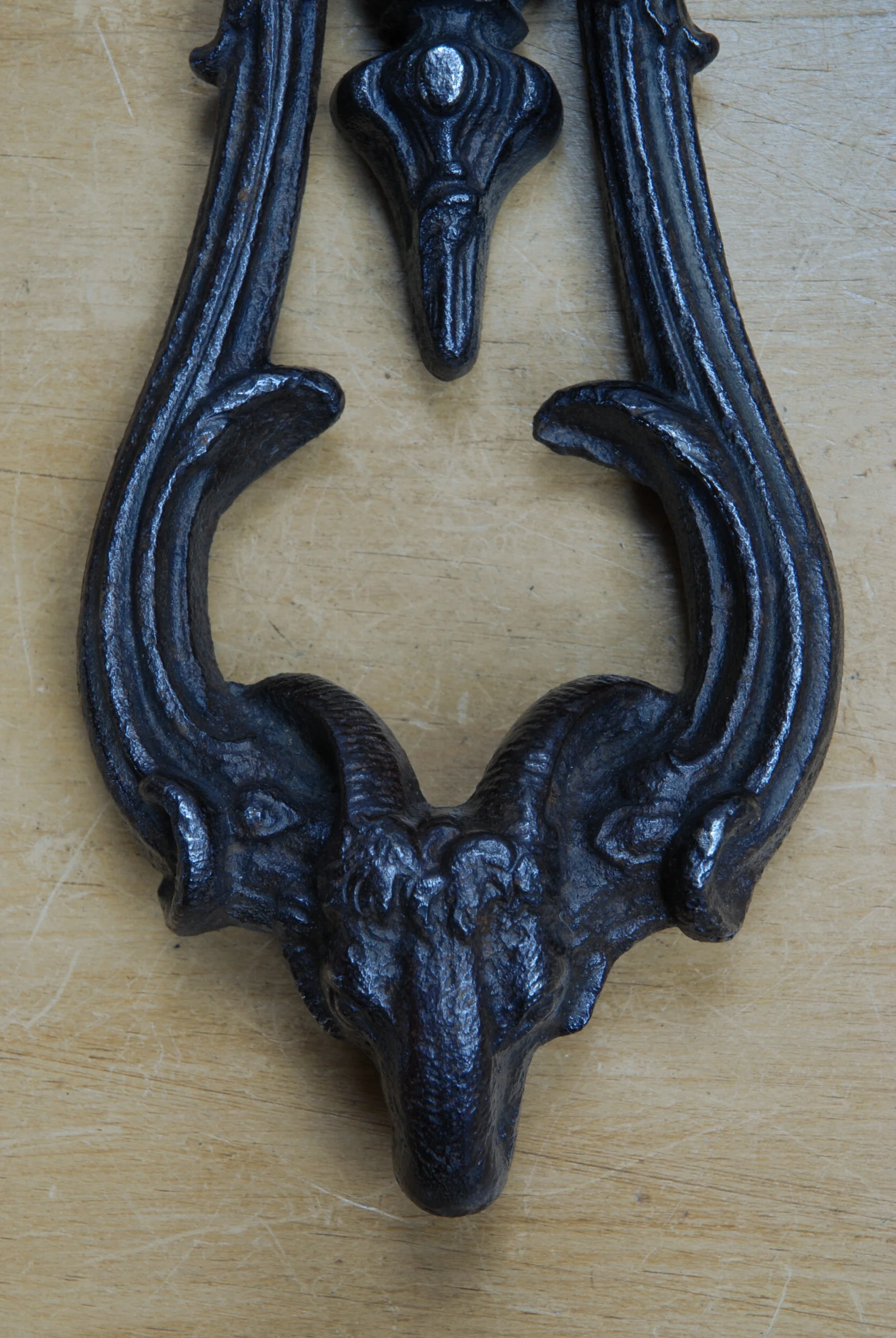 SIZED 576 Rambs Head Details Door Knocker.JPG