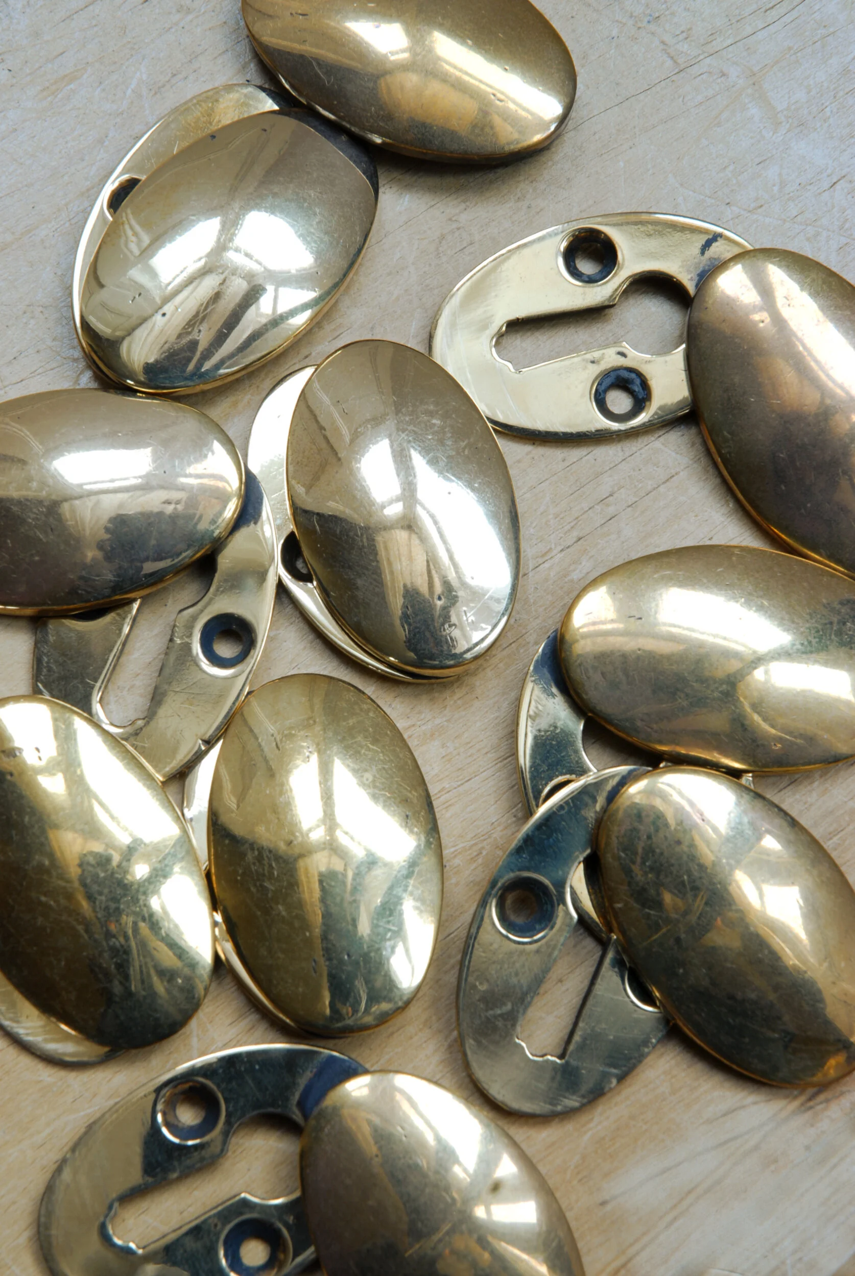x1 Single Oval Solid Brass Escutcheon