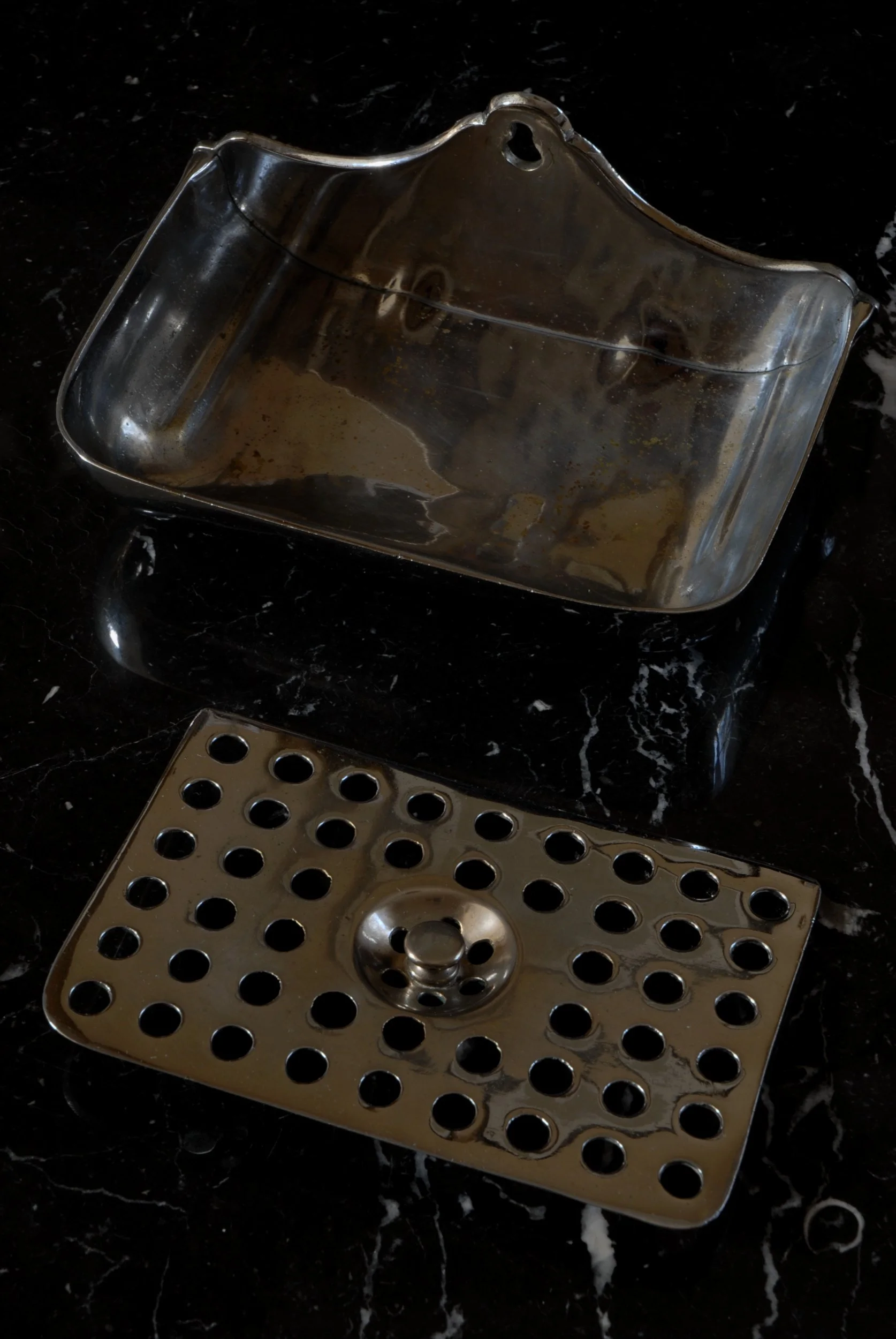 SIZED Art Deco Soap Tray.JPG