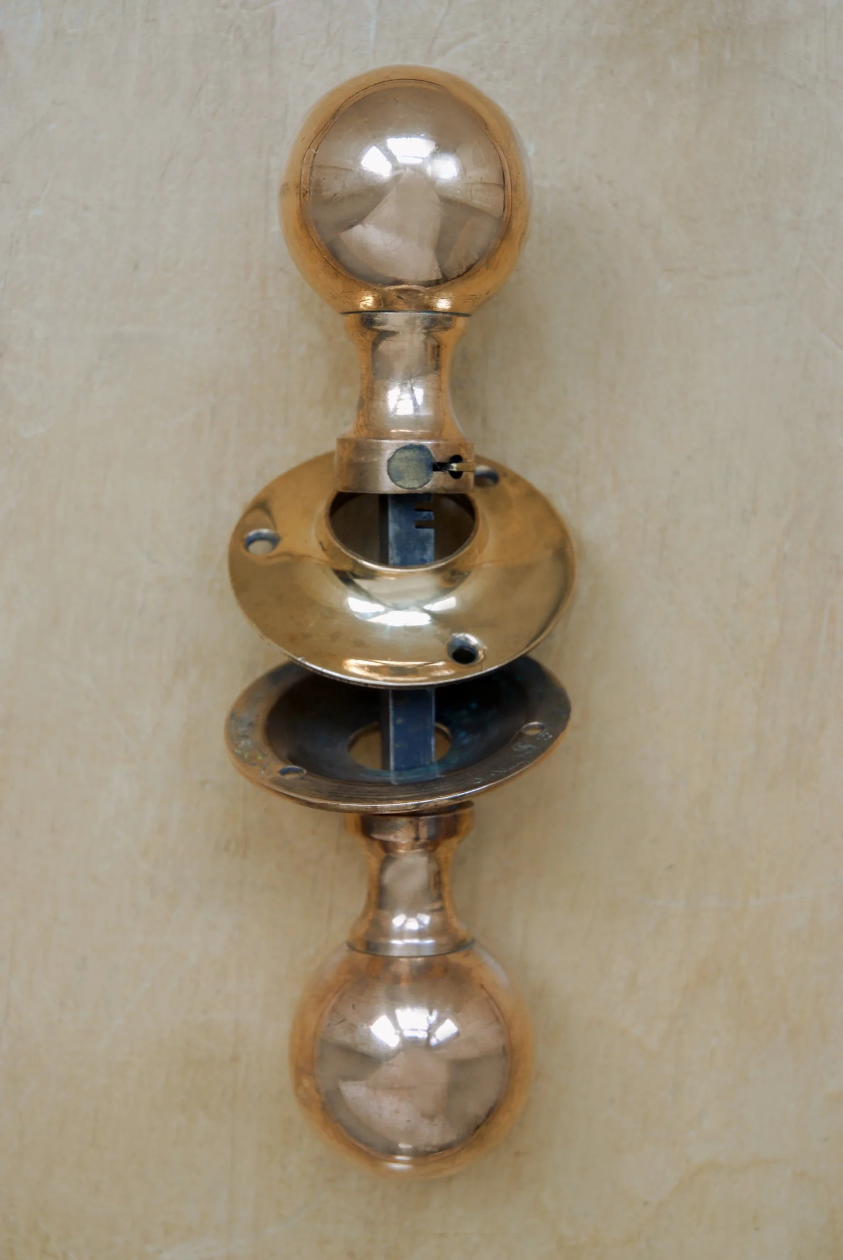 SIZED 1485 Brass Antique Door Knobs.JPG