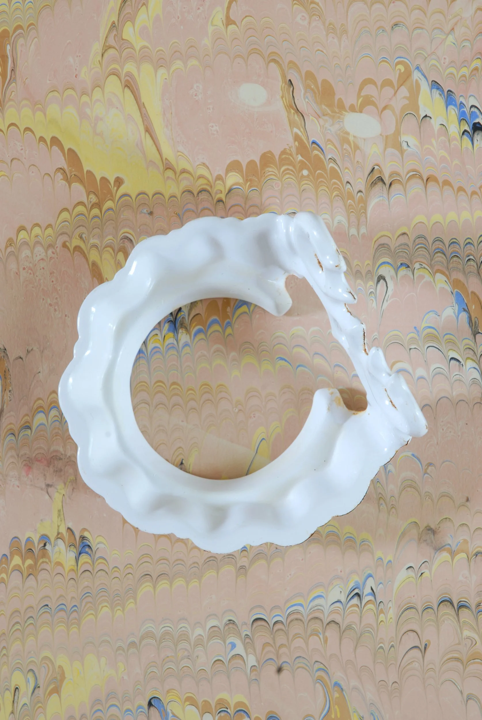 French Enamel Toothbrush Holder — Water and Wood