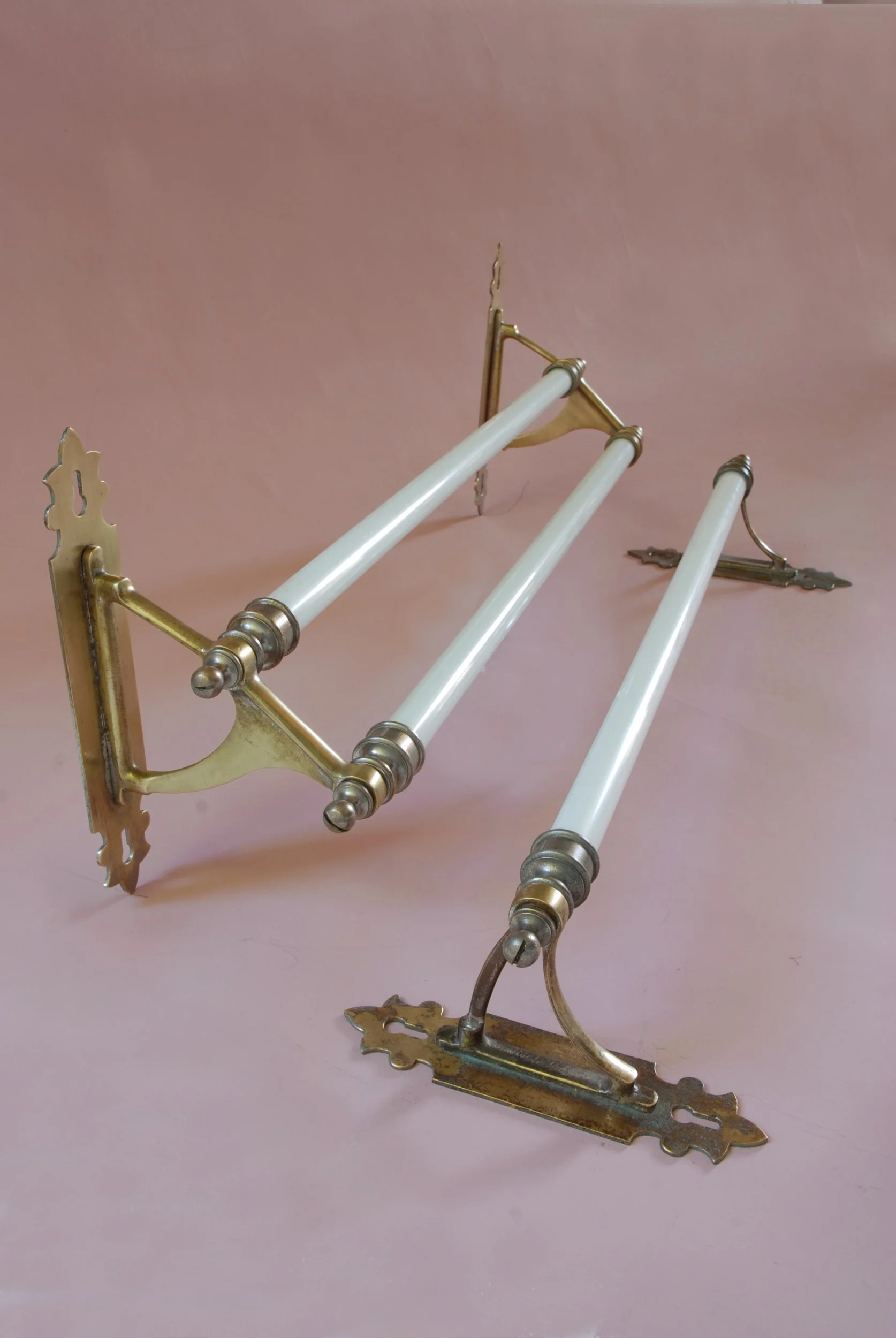 SIZED 860 Towel Rails.JPG