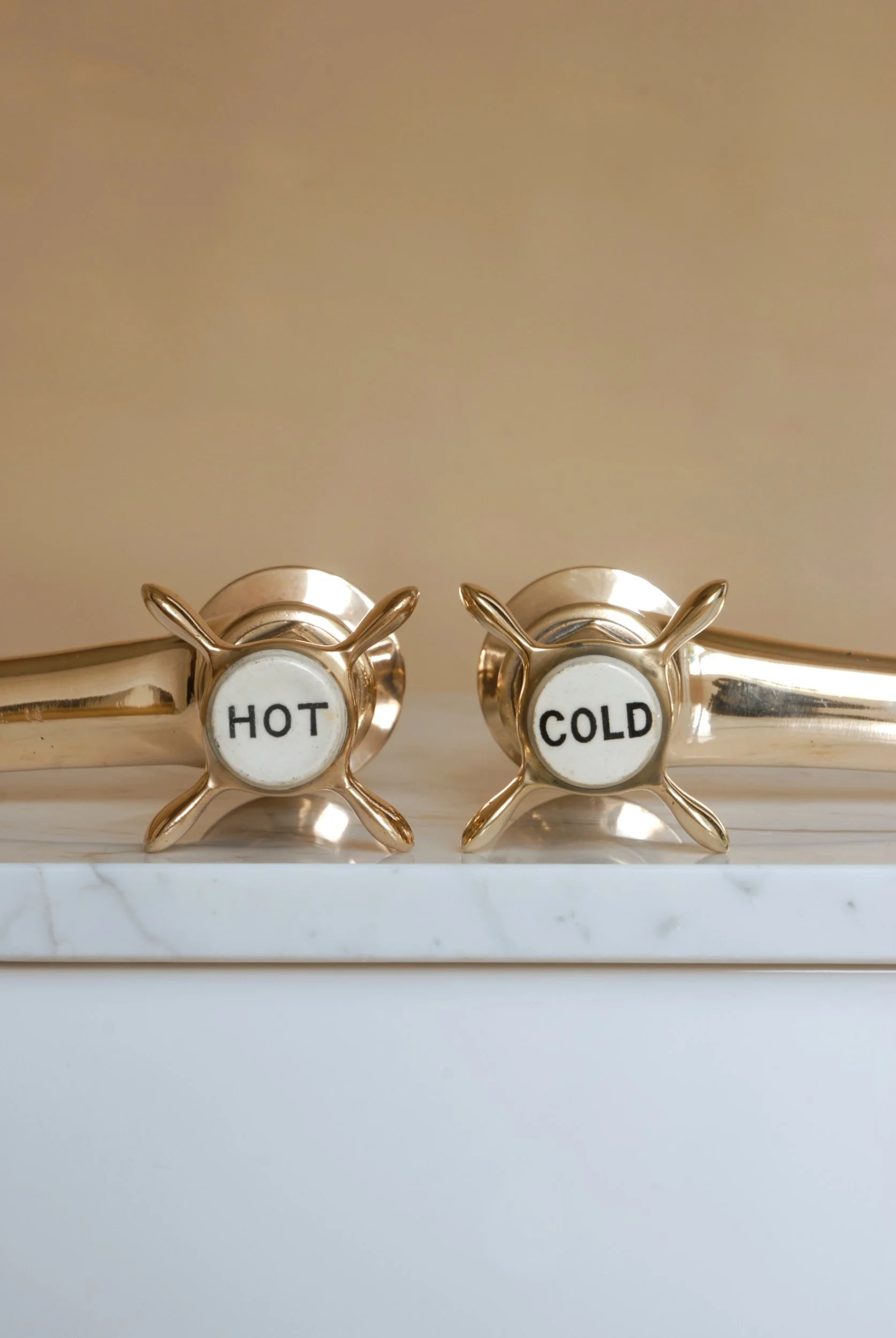 SIZED 883 Brass Bath Taps Old.JPG