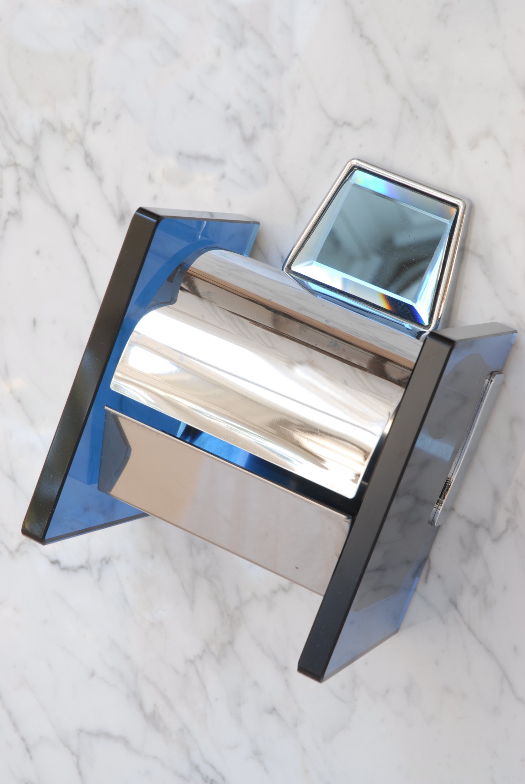 SIZED 918 Art Glass Italian Fontana Art Toilet Roll Holder.JPG