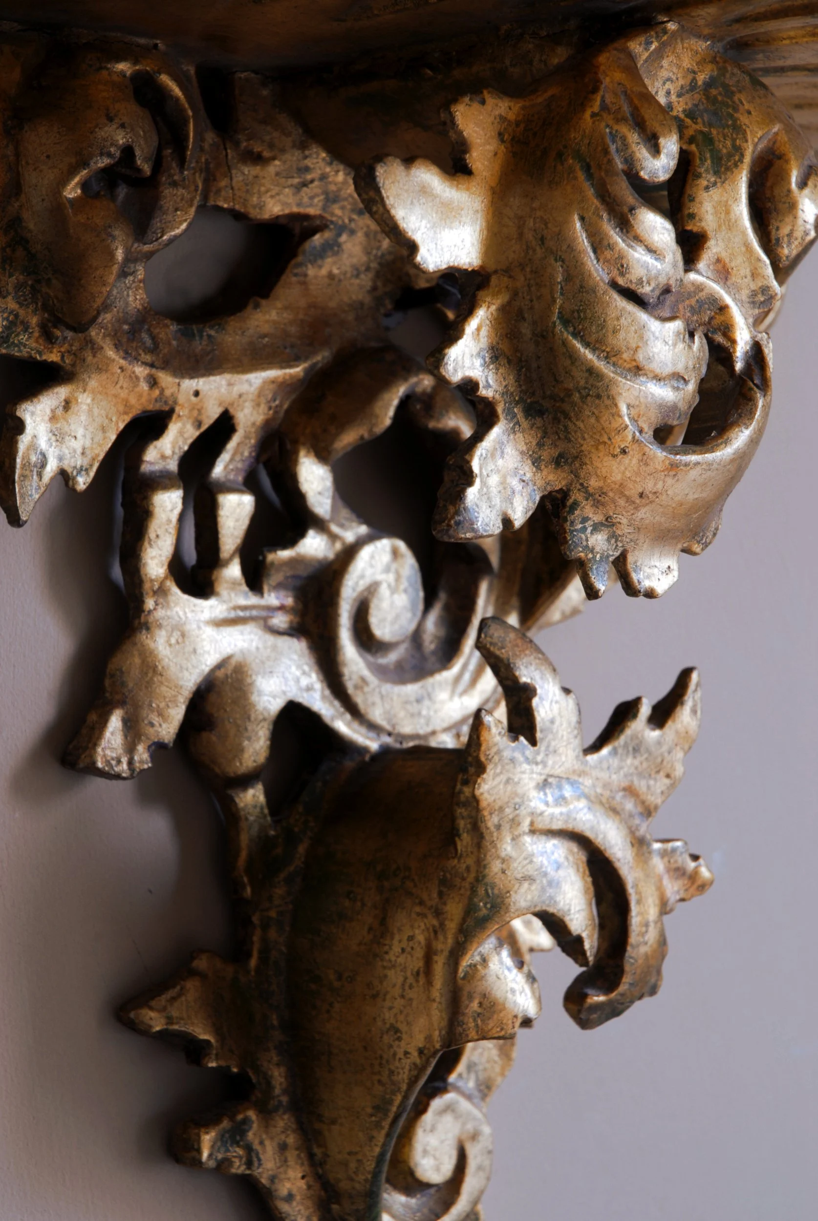 SIZED 1012 Wall Bracket Gilt.JPG