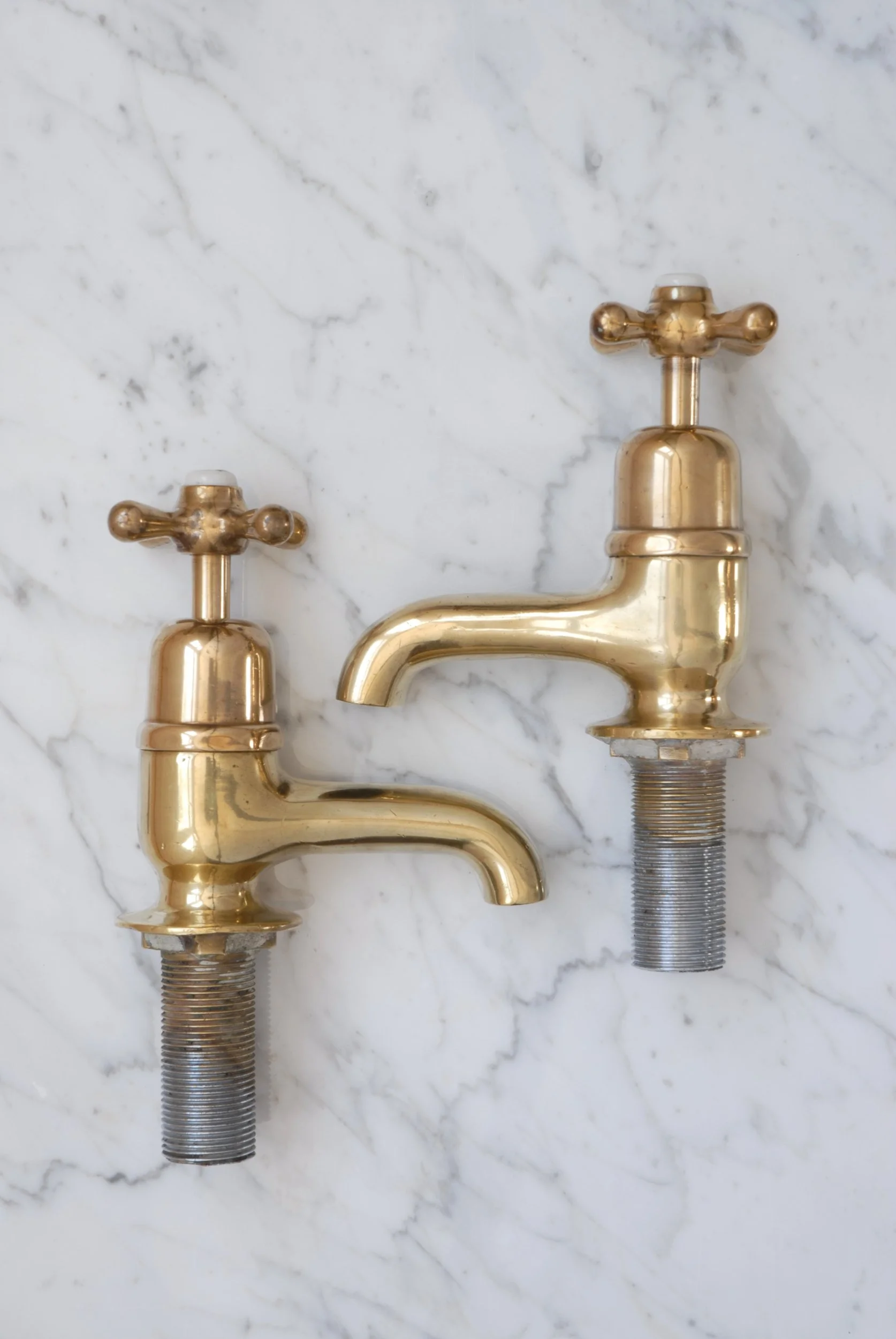 SIZED 1020 Brass Shanks Bath Taps.JPG