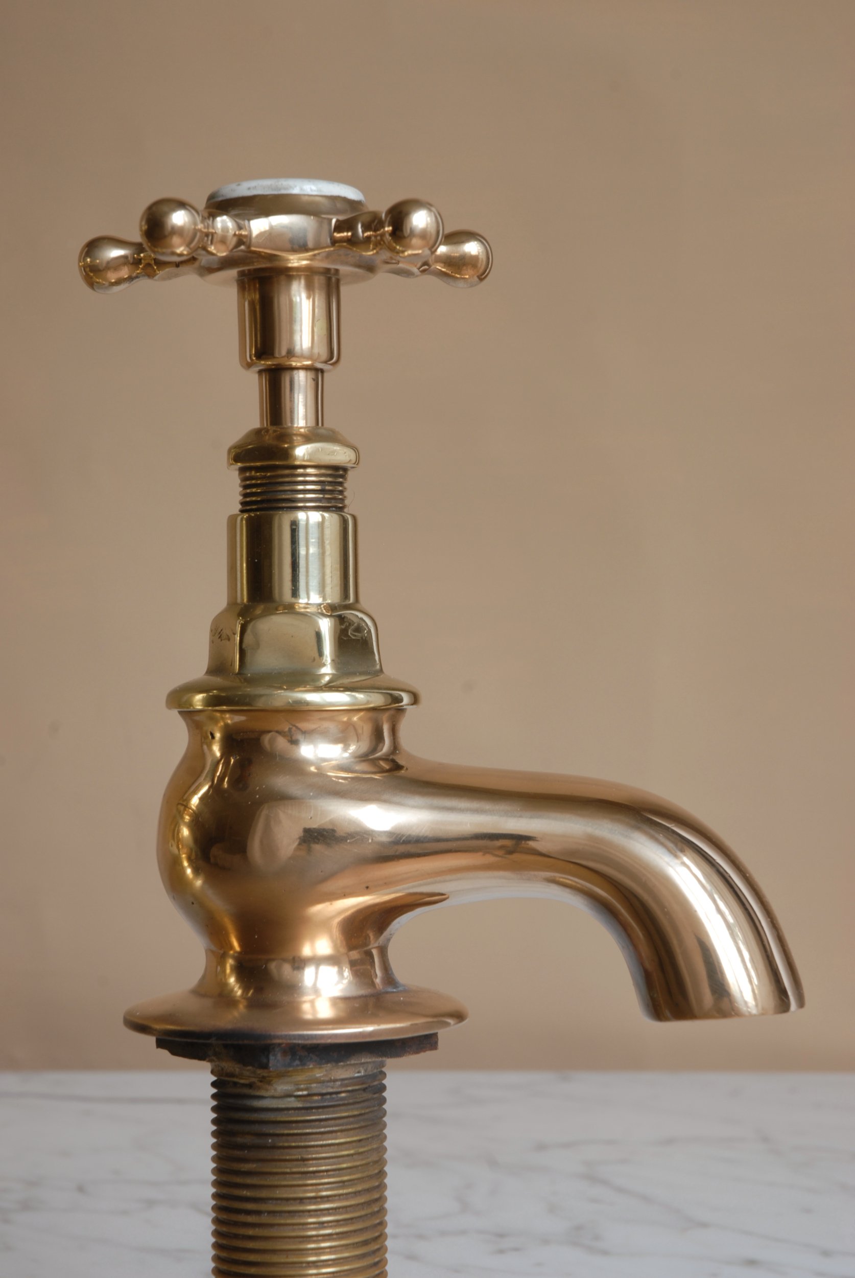 SIZED 1042 Victorian Bath Tap.JPG