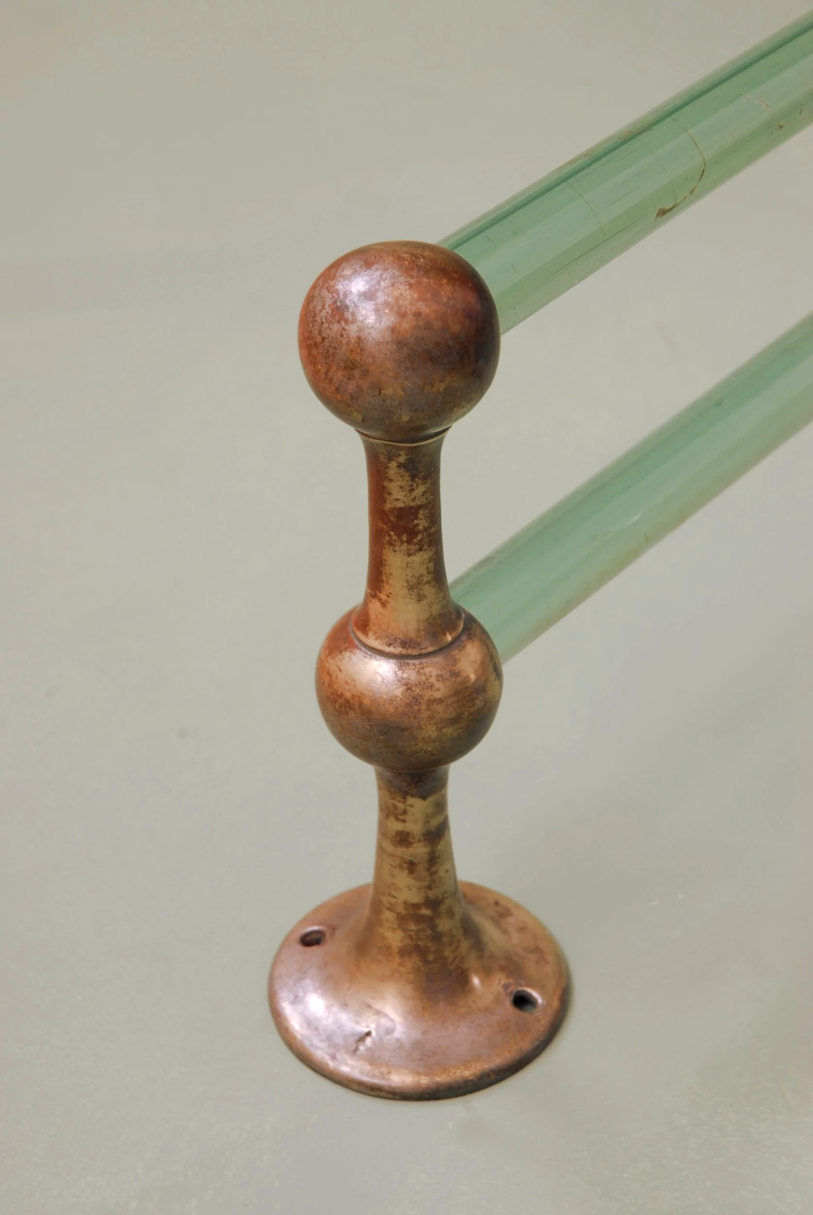 SIZED 1053 Glass Towel Rail Waterandwood.JPG