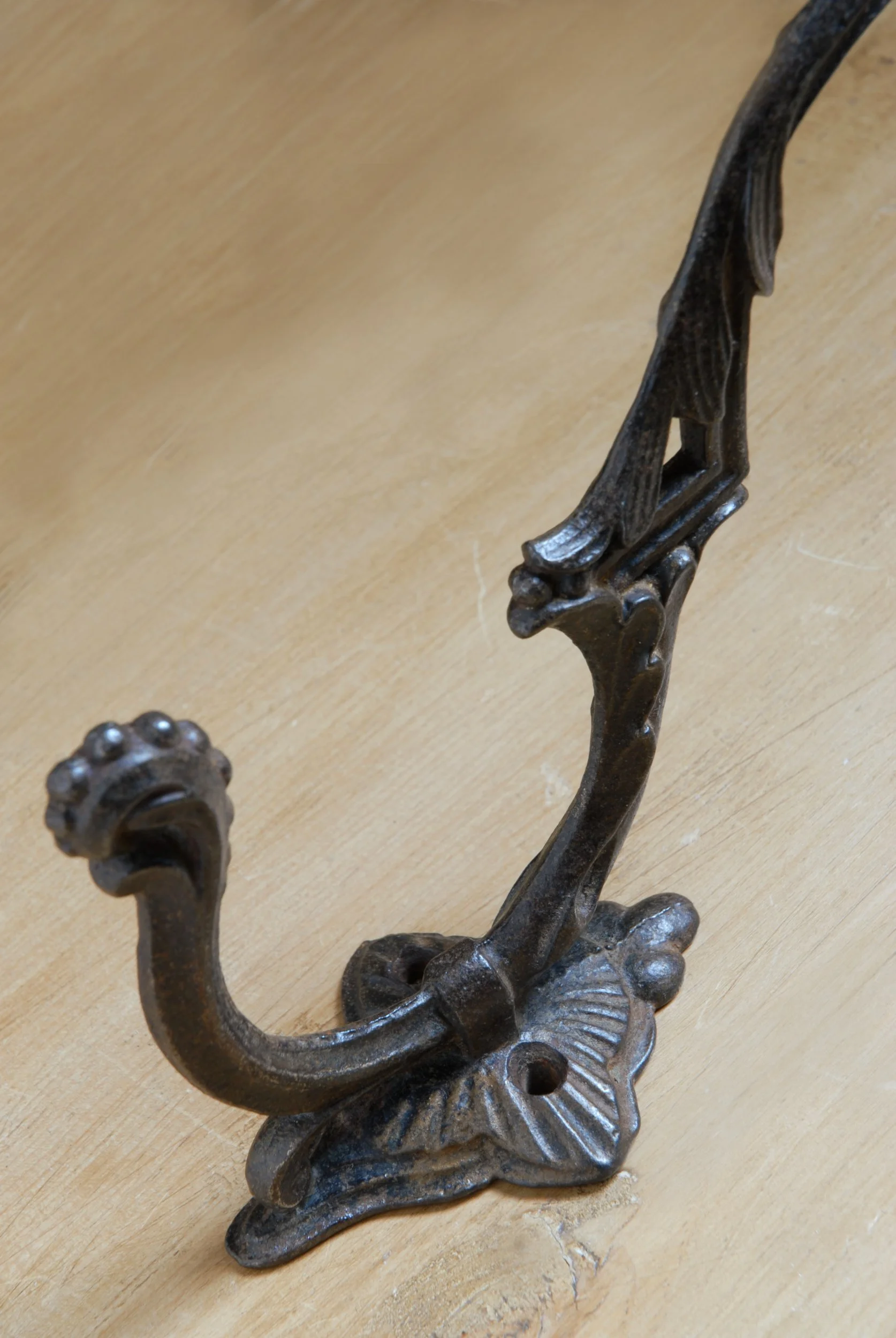 SIZED 1156 Cast Iron Coat Hooks.JPG