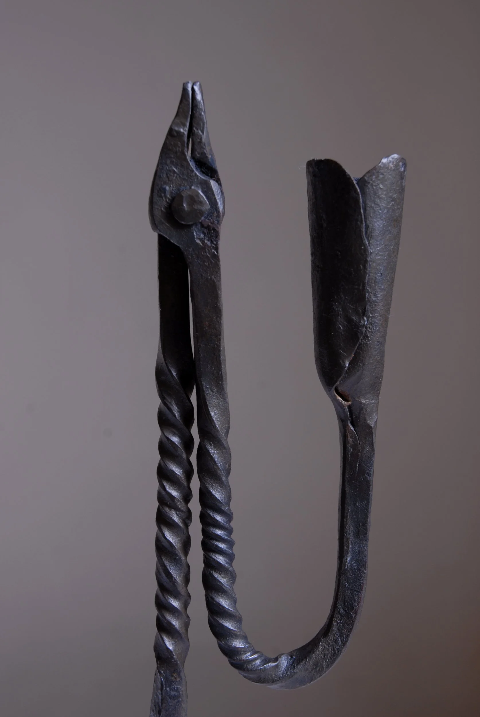 SIZED 1212 Rush Light 18th Century Waterandwooduk.JPG