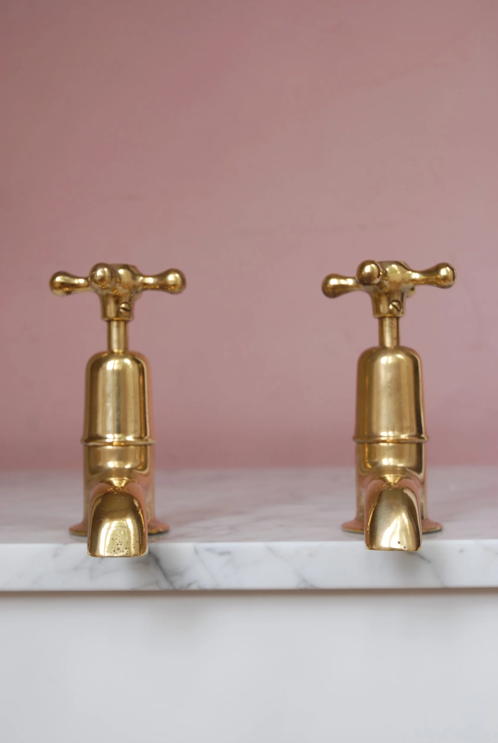 SIZED 1473 Antique Sink Taps.JPG