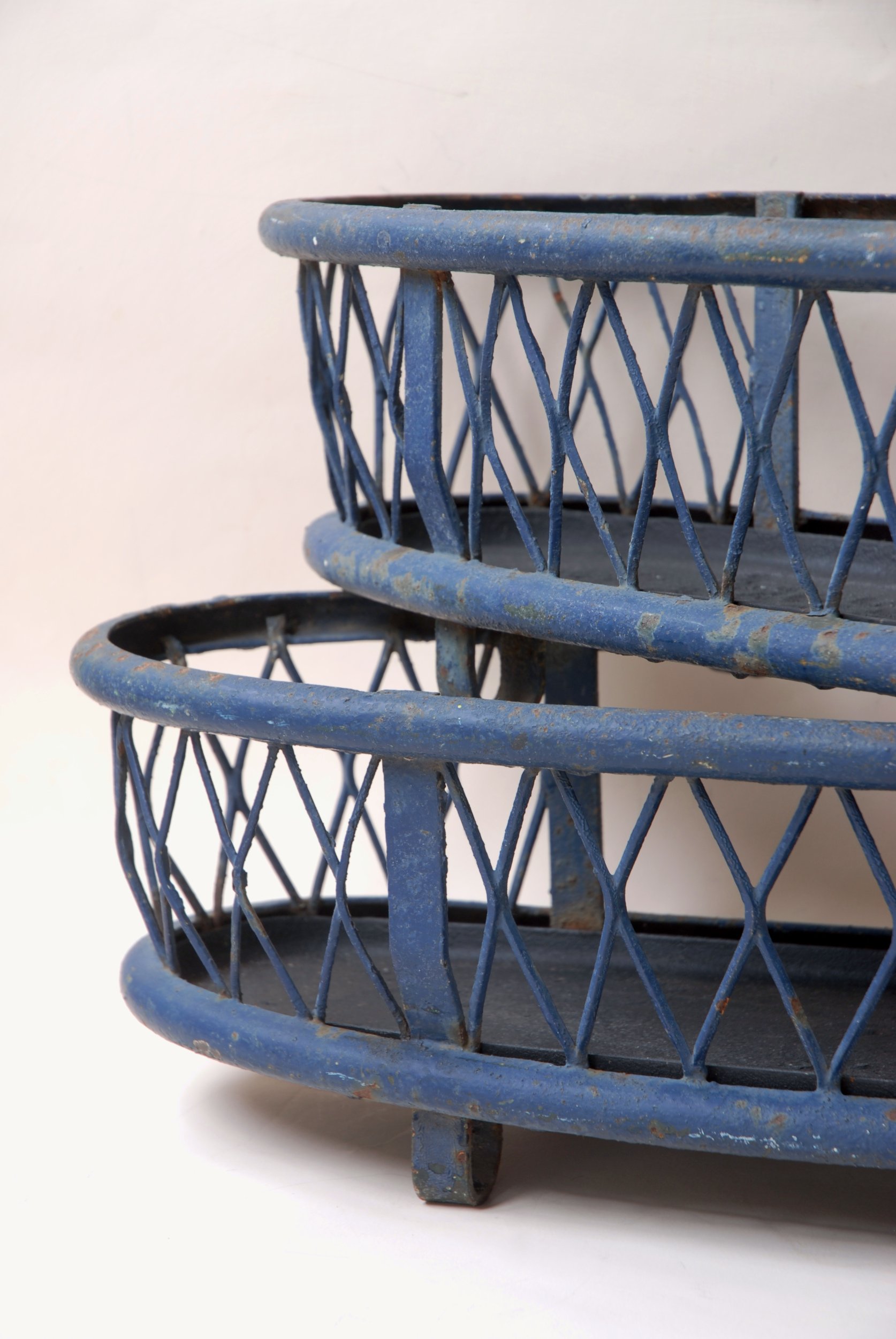 SIZED 1514 Navy Planter Waterandwooduk.JPG