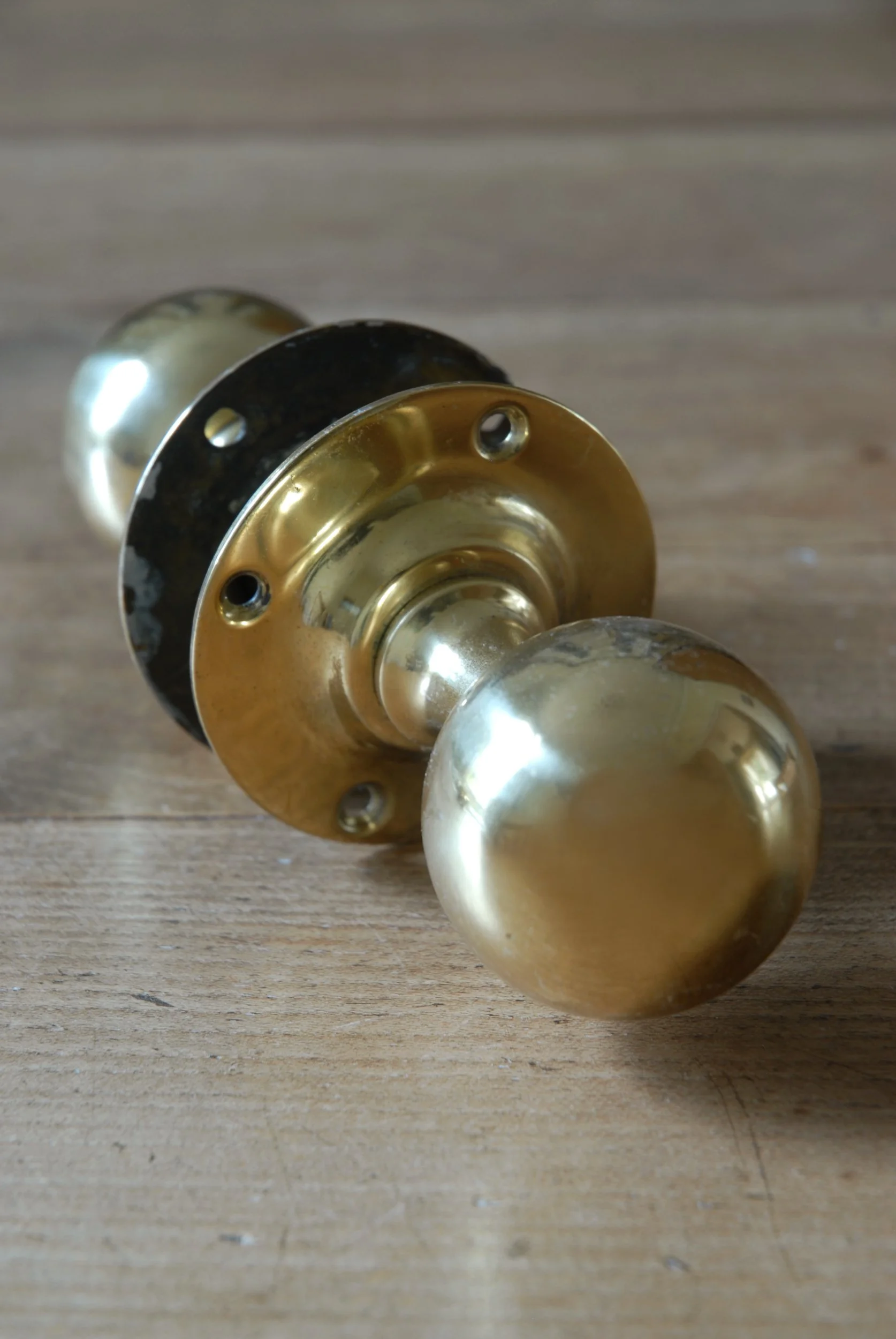 SIZED 1590 Brass Door Knobs.JPG