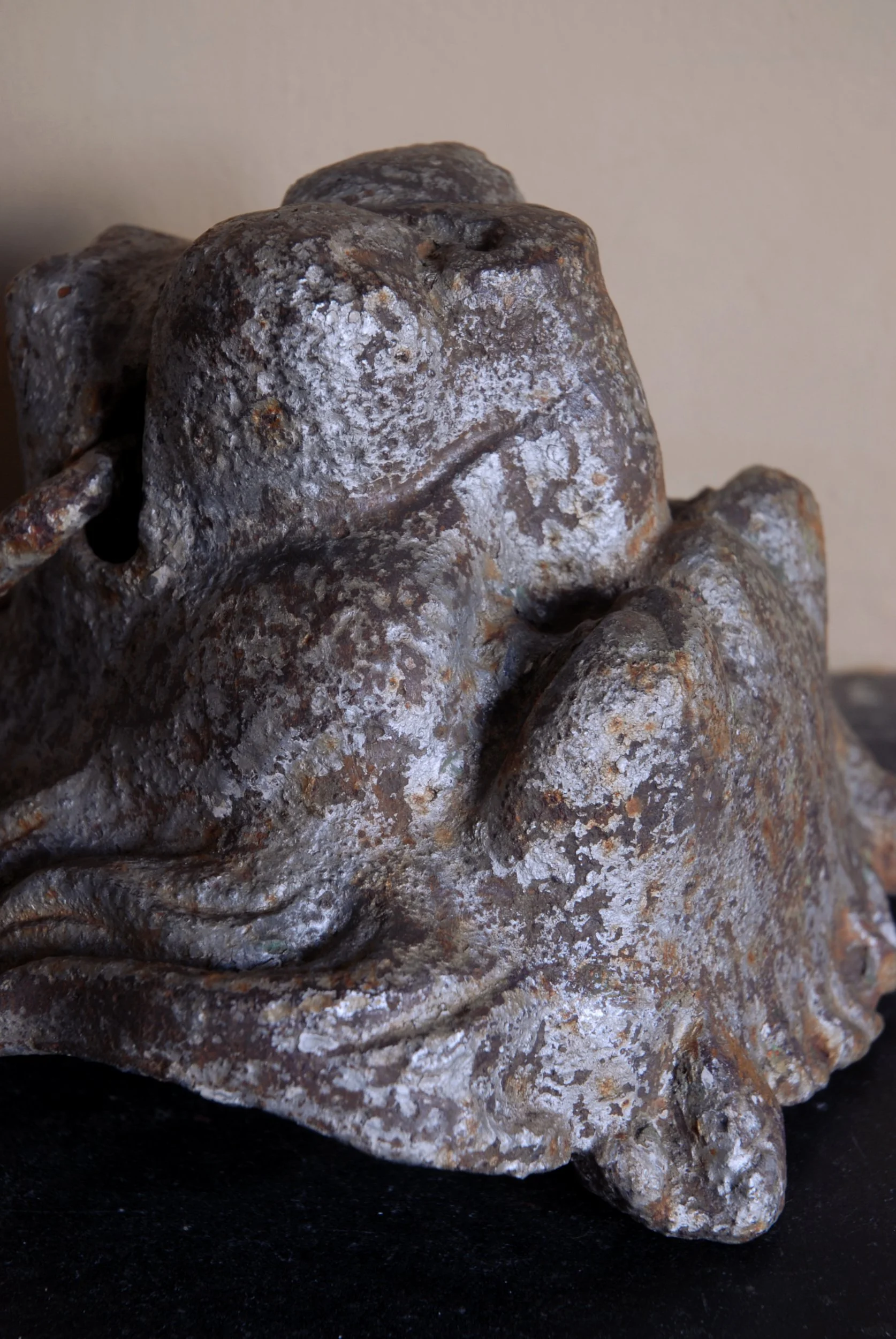 SIZED 1579 Antique Lion Pull.JPG