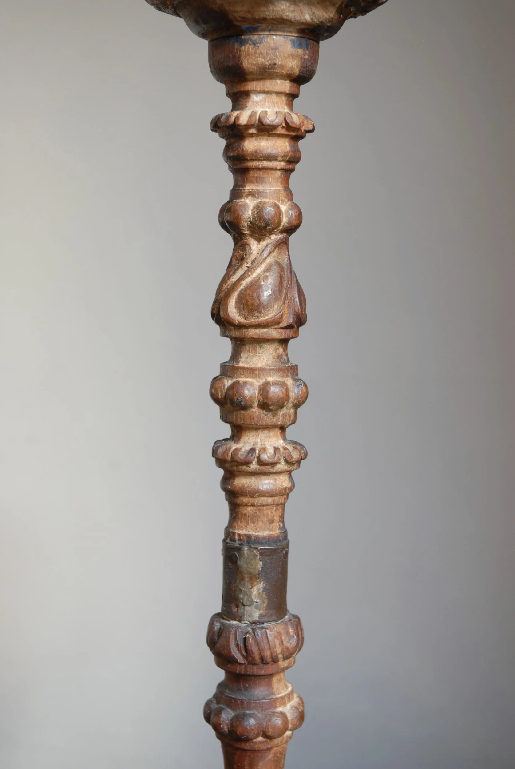 SIZED 1530 Alterstick Antique.JPG