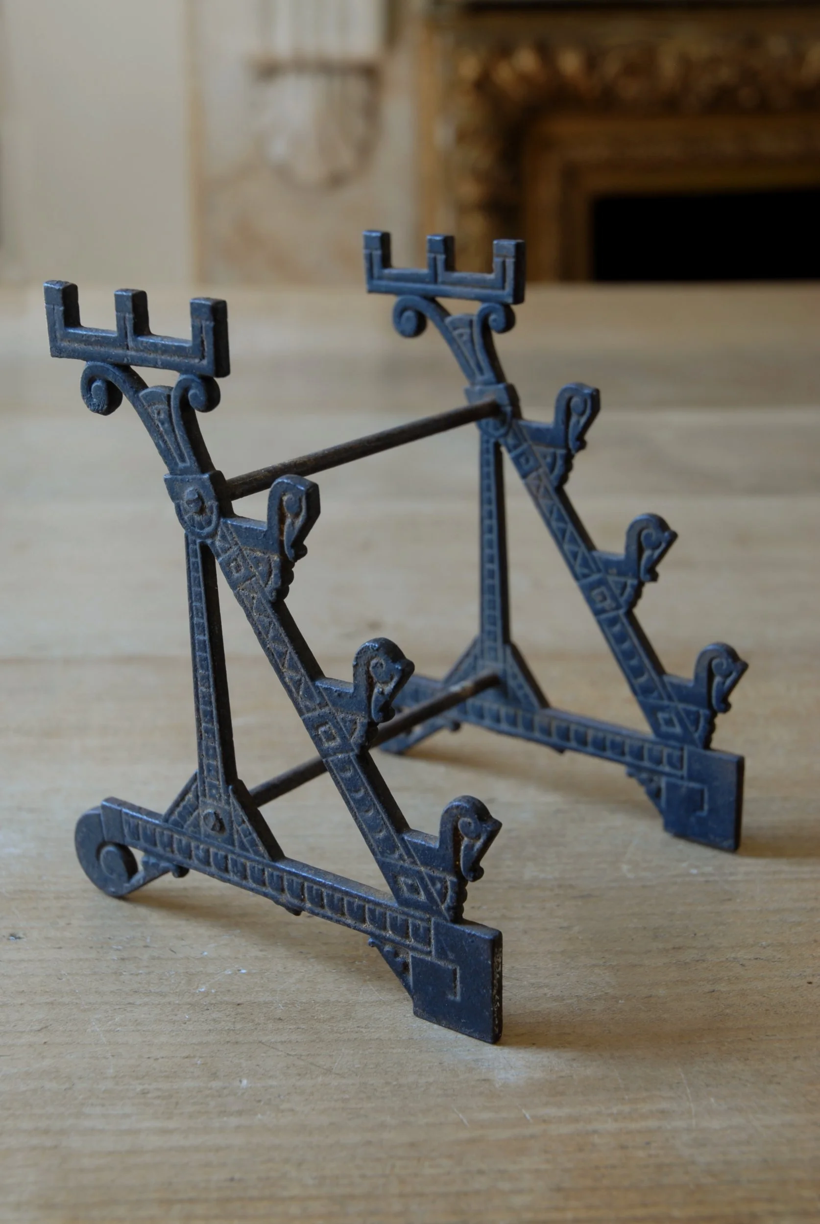 SIZED 1586 Pen Holder Victorian.JPG