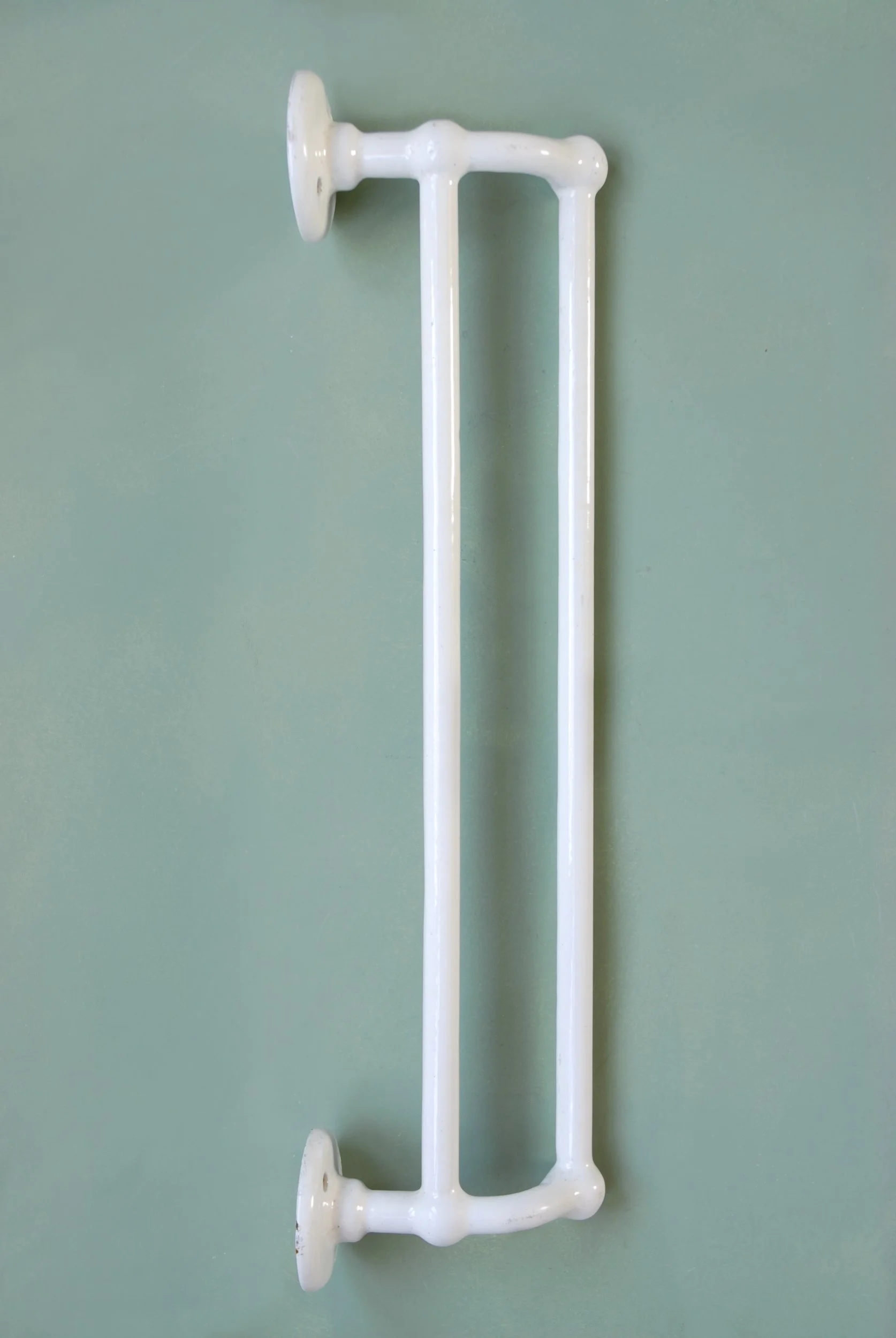 SIZED 1312 White Enamel Double Towel Rail.JPG