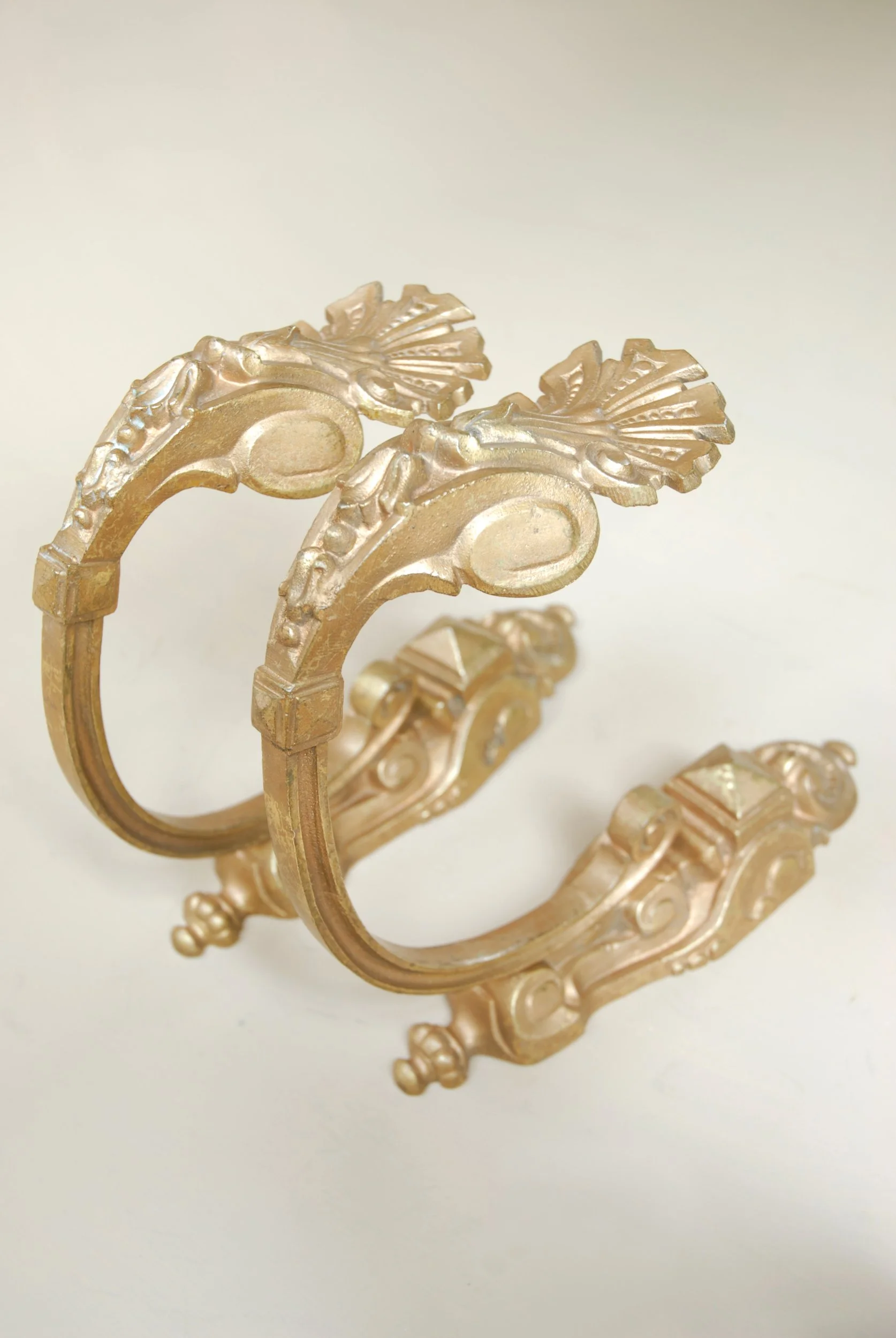 SIZED 1422 Brass Tie Backs Victorian.JPG